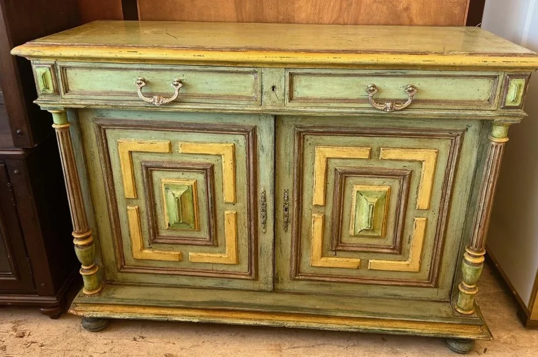 18th Century French Renaissance-Style Buffet a Deux Corps in Walnut - 2