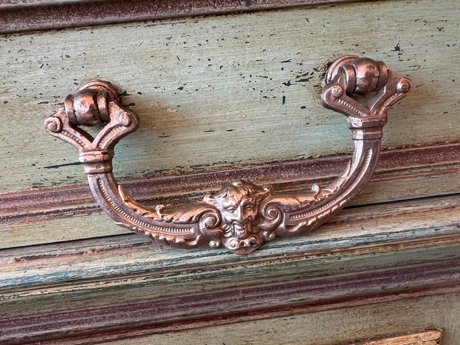 18th Century French Renaissance-Style Buffet a Deux Corps in Walnut - 5