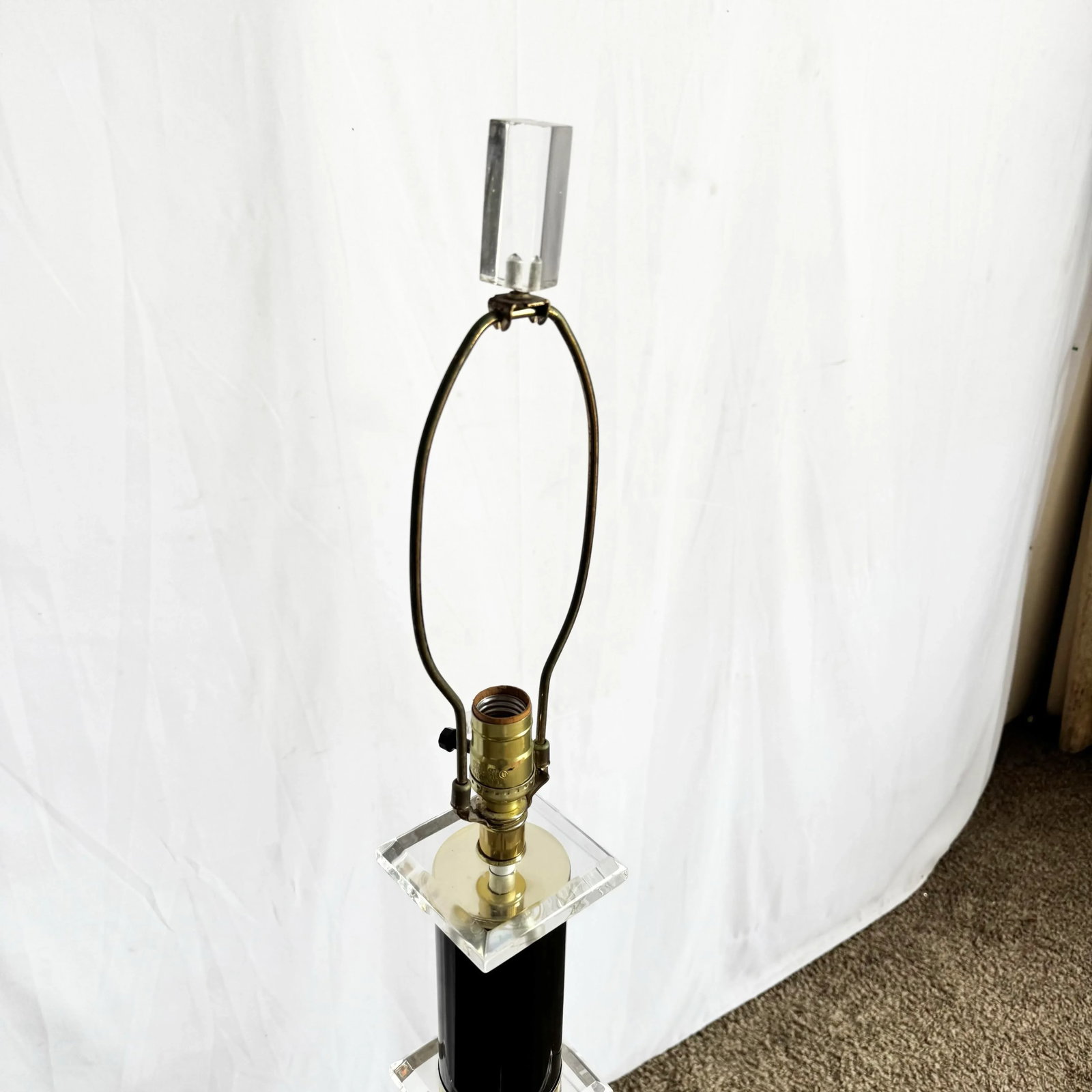 Mid Century Modern Black and Lucite Floor Lamp/Side Table - 8