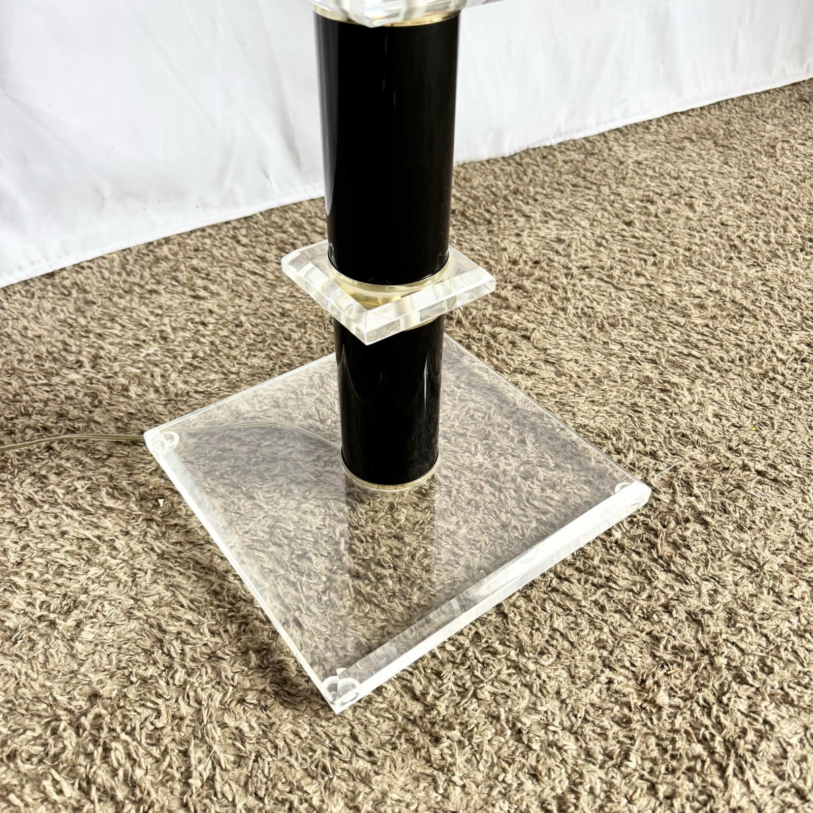 Mid Century Modern Black and Lucite Floor Lamp/Side Table - 9