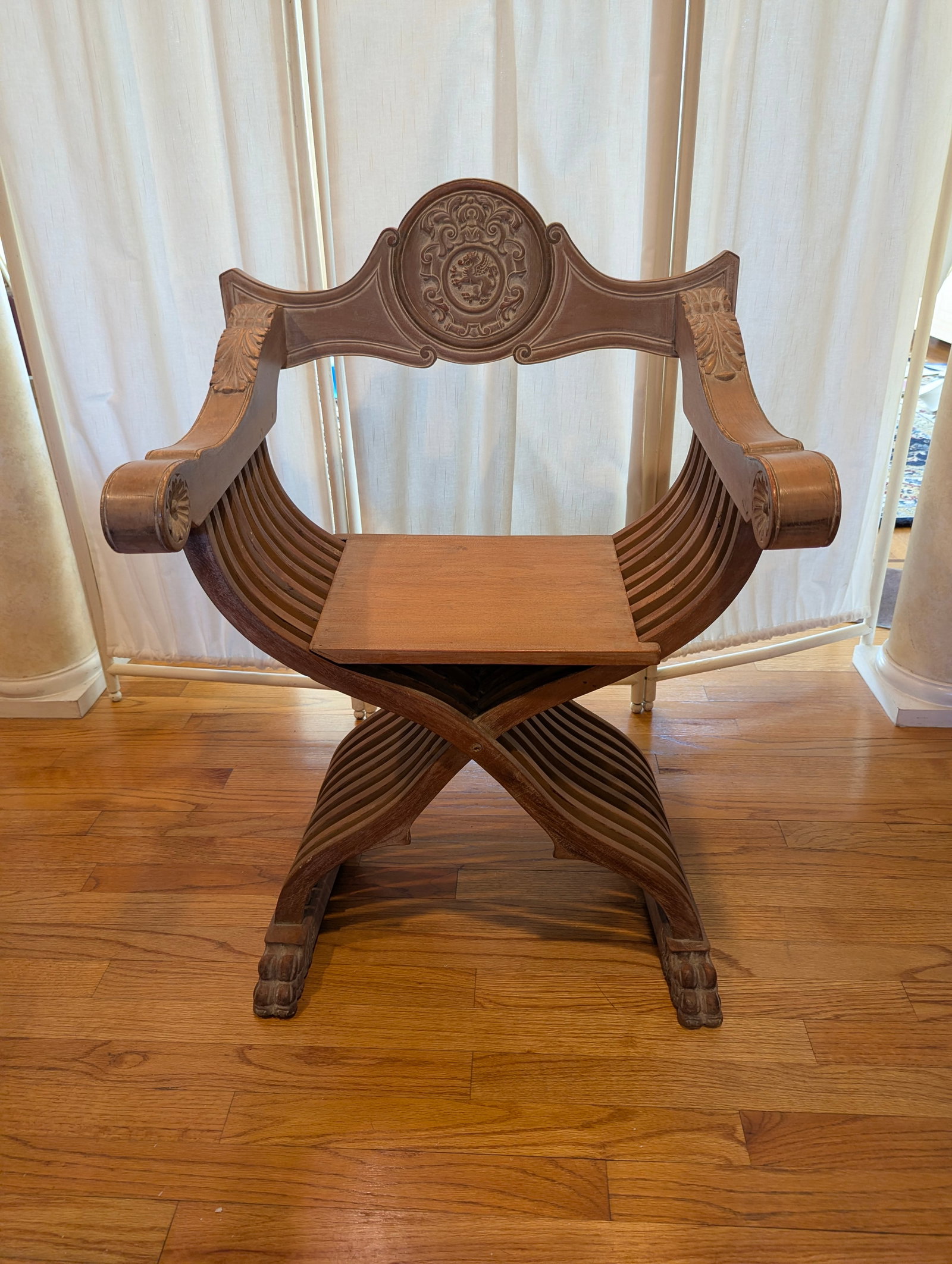 Mid 20th Century Carved Wood Savonarola Chair With Asian Crest on Backrest - 10