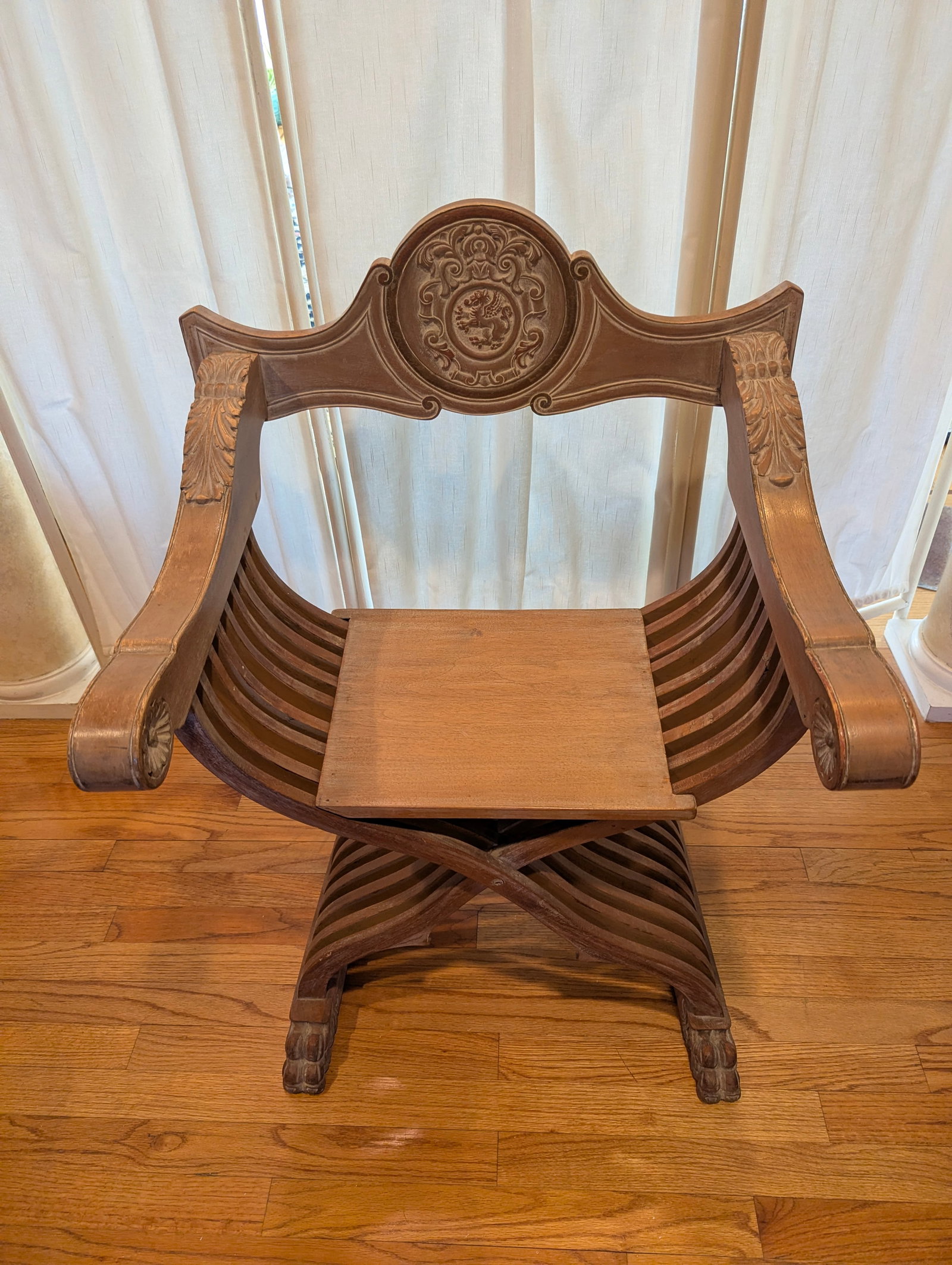 Mid 20th Century Carved Wood Savonarola Chair With Asian Crest on Backrest - 11