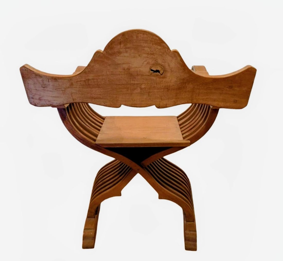 Mid 20th Century Carved Wood Savonarola Chair With Asian Crest on Backrest - 2