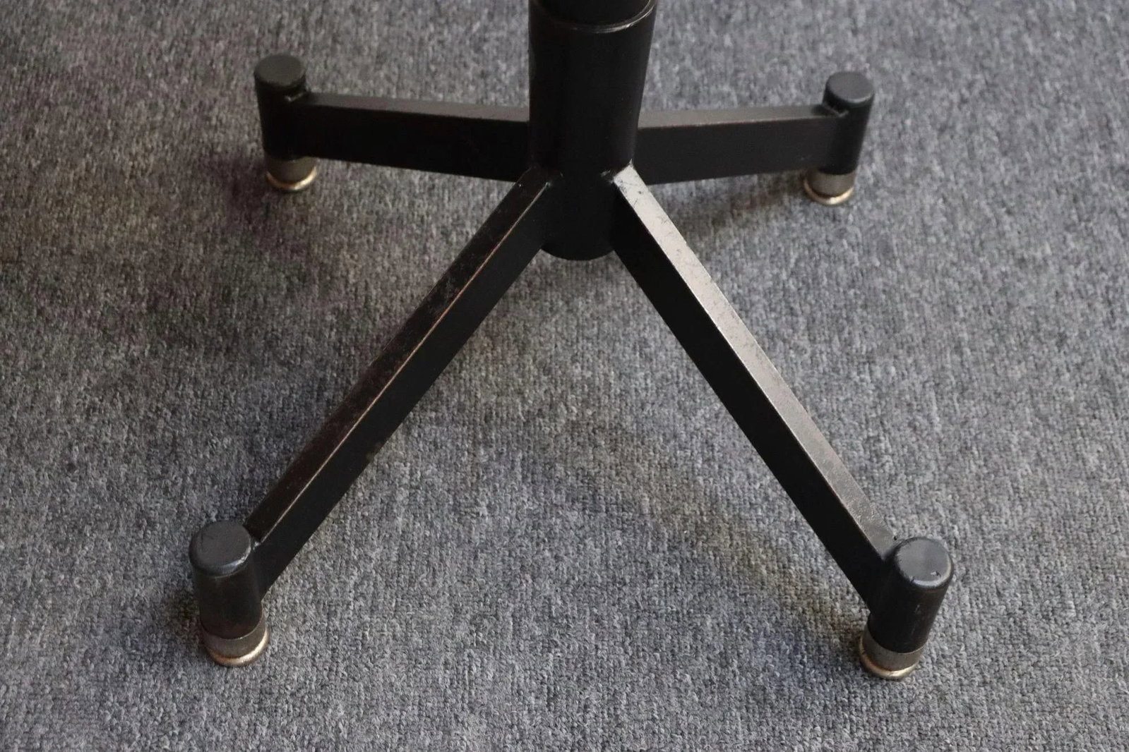 Pair of Vintage Adjustable Pose or Task Stools With Swivel Seats by Photogenic - 13