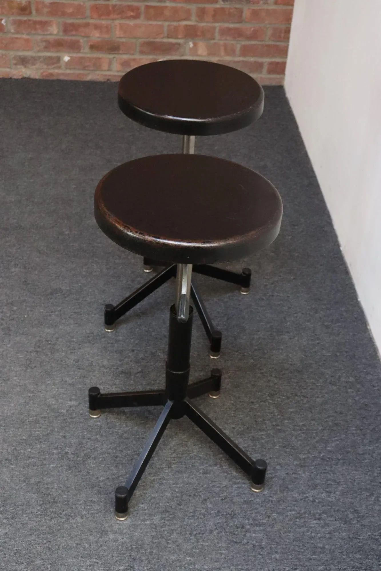 Pair of Vintage Adjustable Pose or Task Stools With Swivel Seats by Photogenic - 2