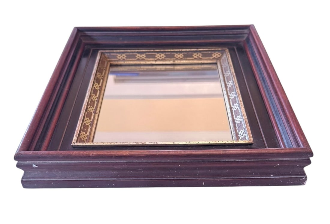 Early 20th-Century American Walnut Mirror With Gold-Gilt Frame - 10