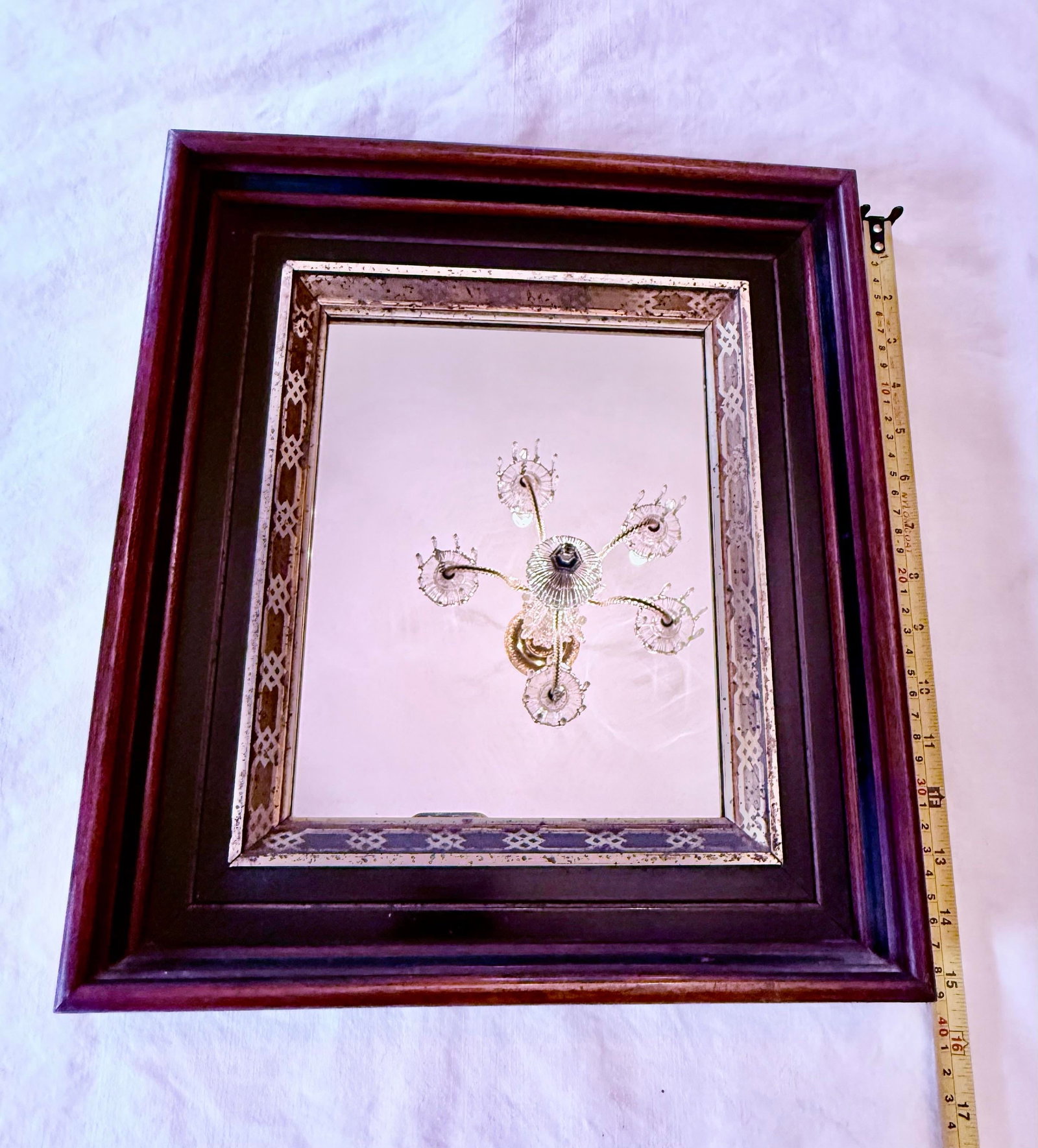 Early 20th-Century American Walnut Mirror With Gold-Gilt Frame - 7