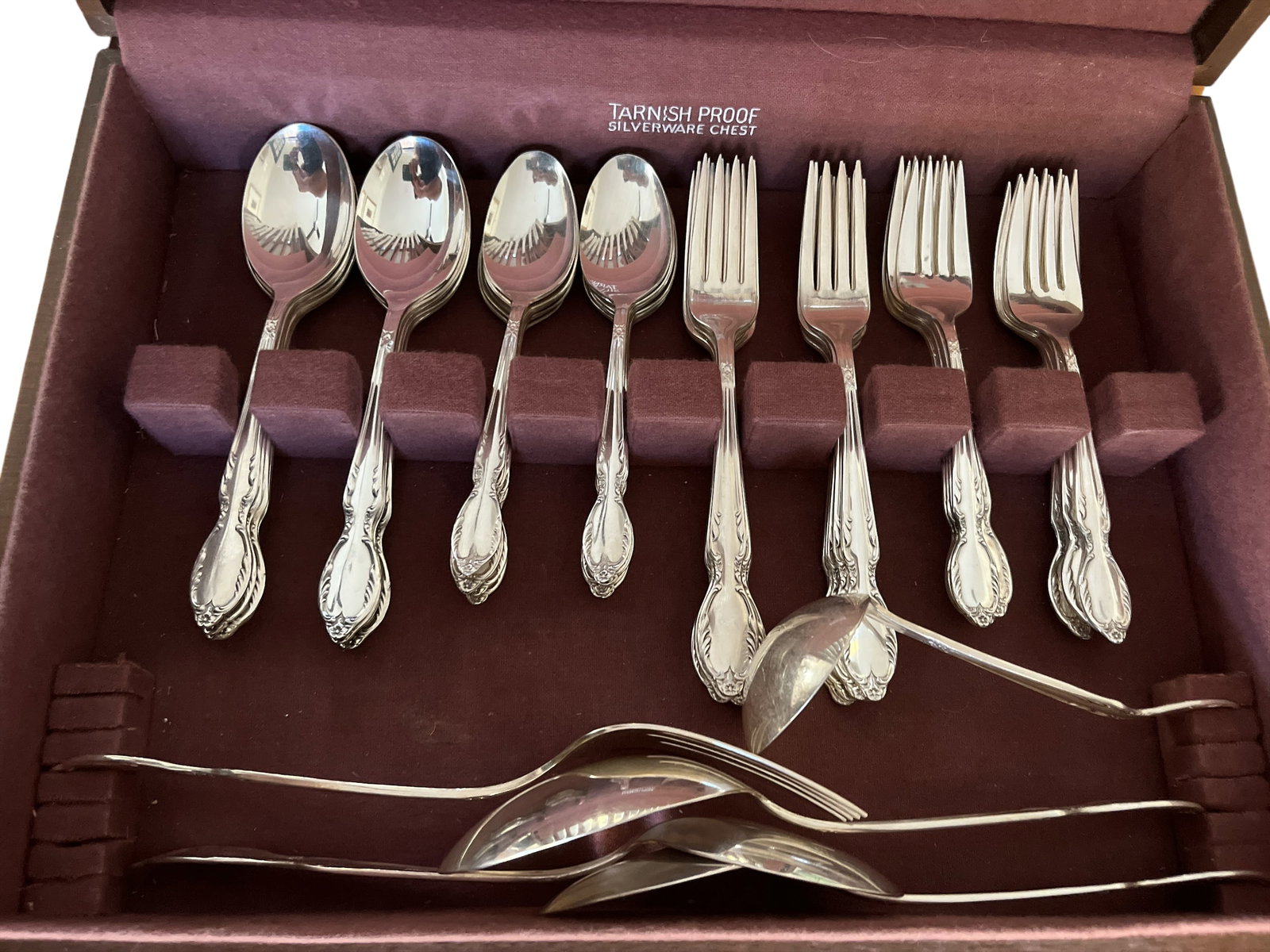 Vintage Rogers "Royal Manor" Silver Plate Flatware Service for 10 to 12 - 62 Pieces - 4