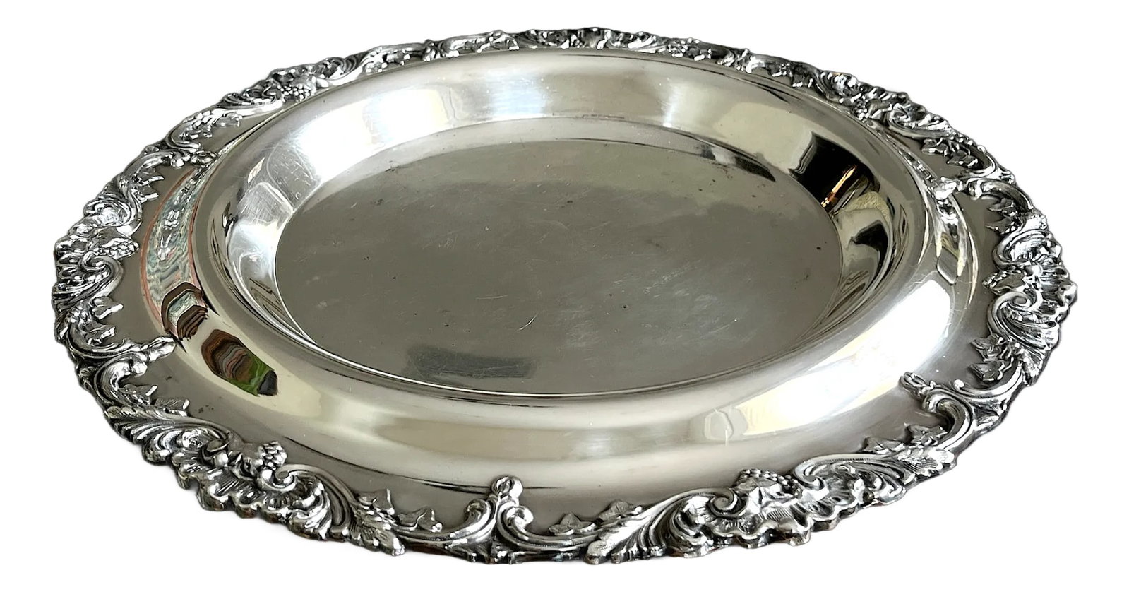 Large 20th Century Hotel Silver Footed Salver Tray With Inset Bowl by Dodge, Inc. - Queen Victoria M: A grand and versatile example of American hotel silver, this large footed salver tray was crafted by Dodge, Inc. of Los Angeles, active from the 1940s. Measuring an impressive 16 inches in diameter,