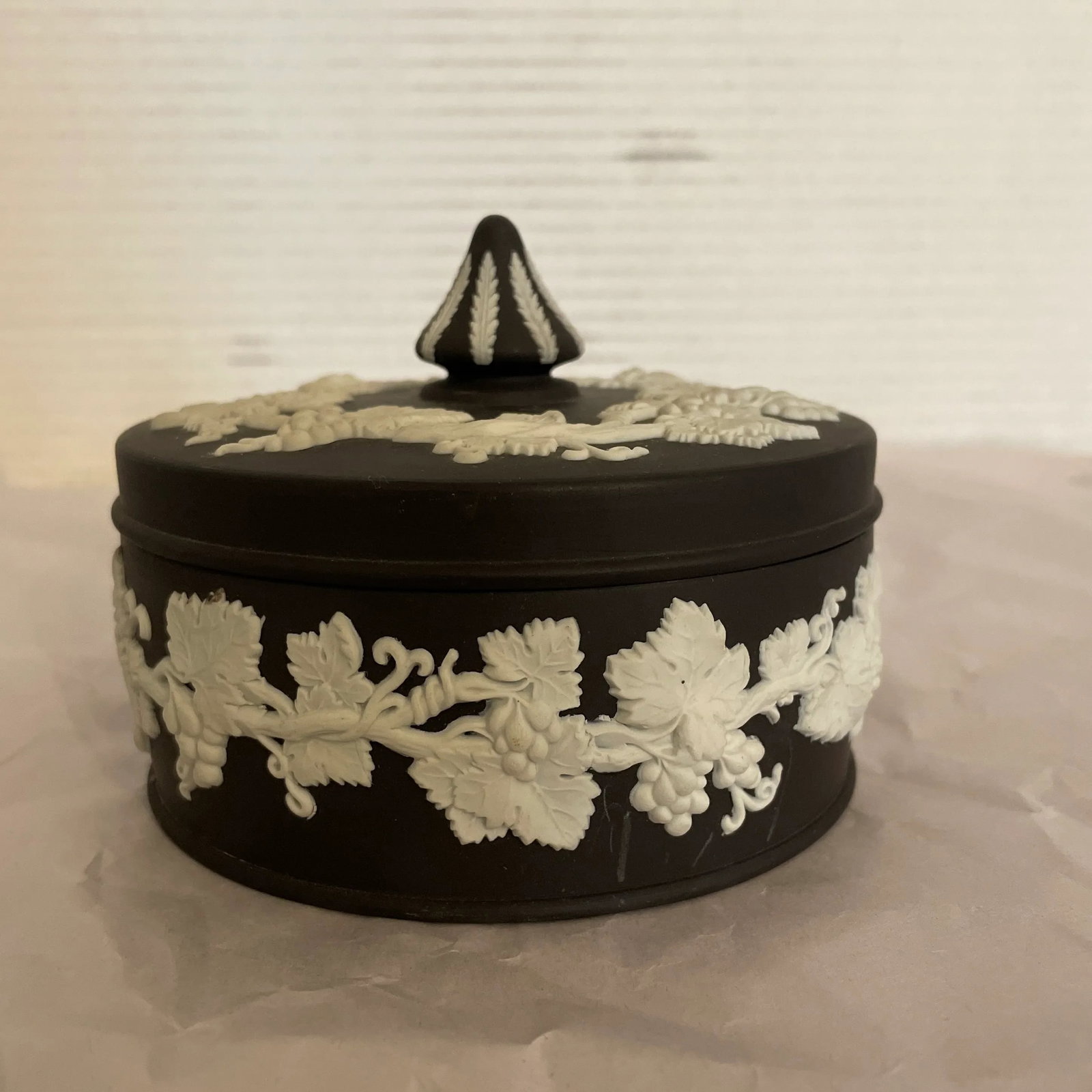 Antique Black Round Lidded Wedgwood Box - 13