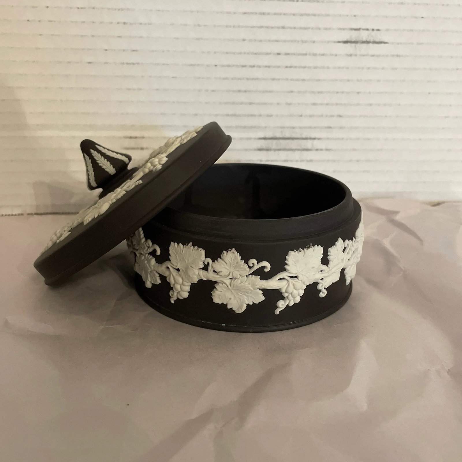 Antique Black Round Lidded Wedgwood Box - 3