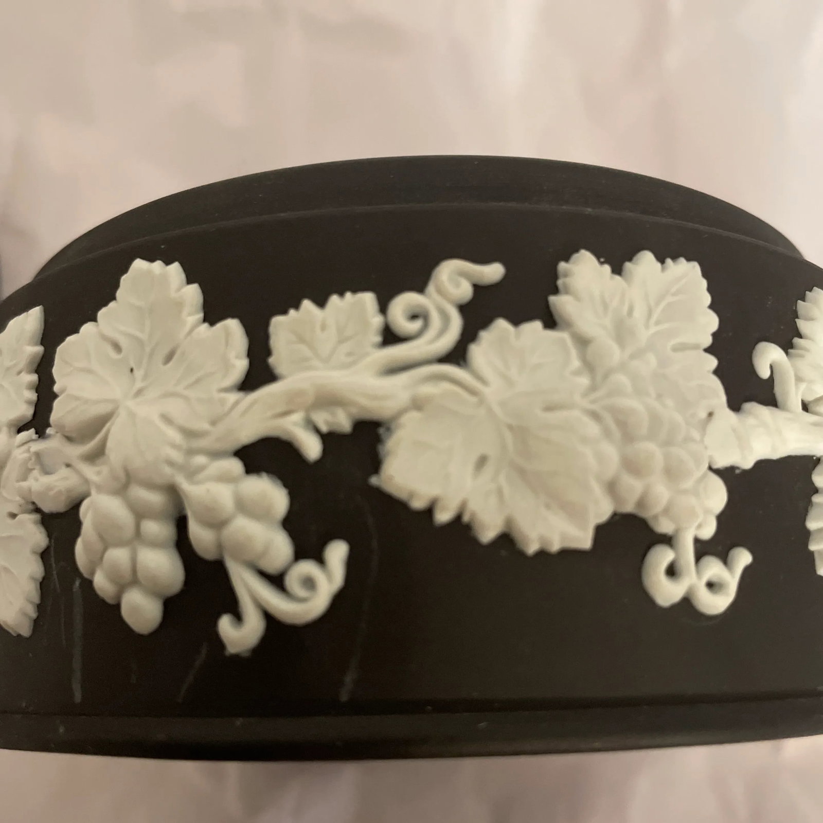 Antique Black Round Lidded Wedgwood Box - 8