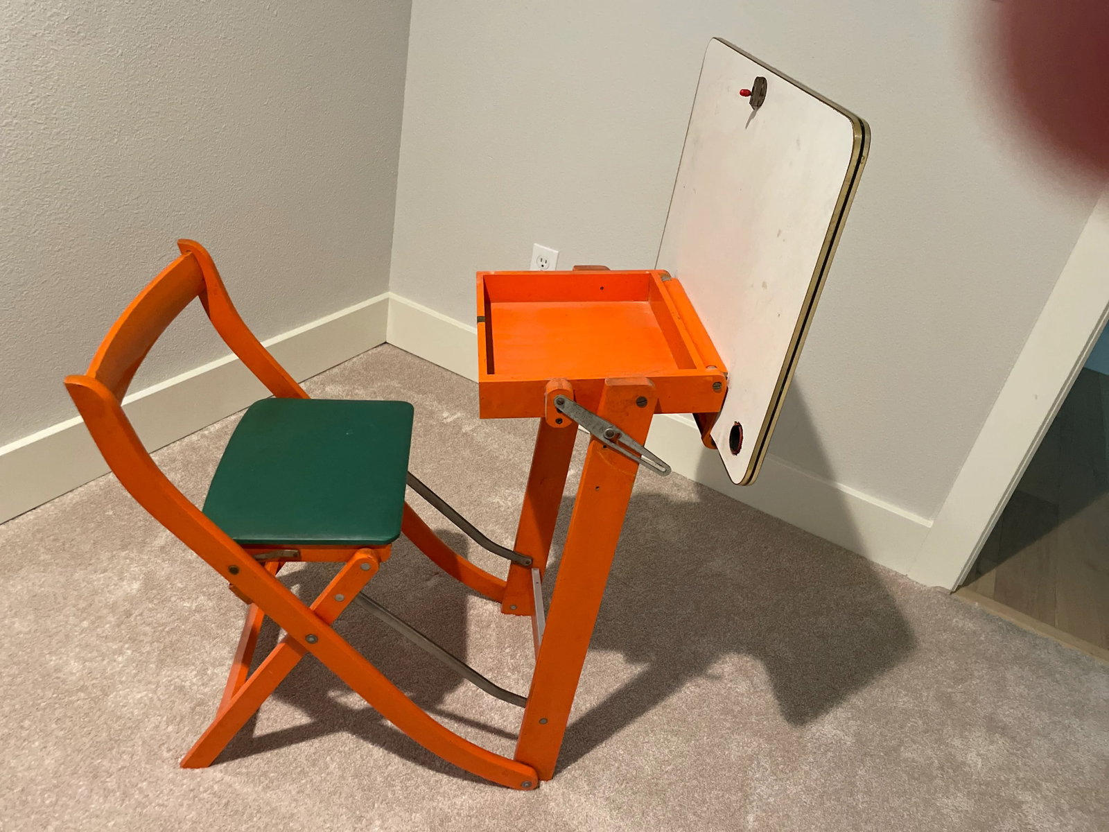 1950s Mid-Century Fratelli Reguitti Child's Fold-Up Desk & Chair - 4