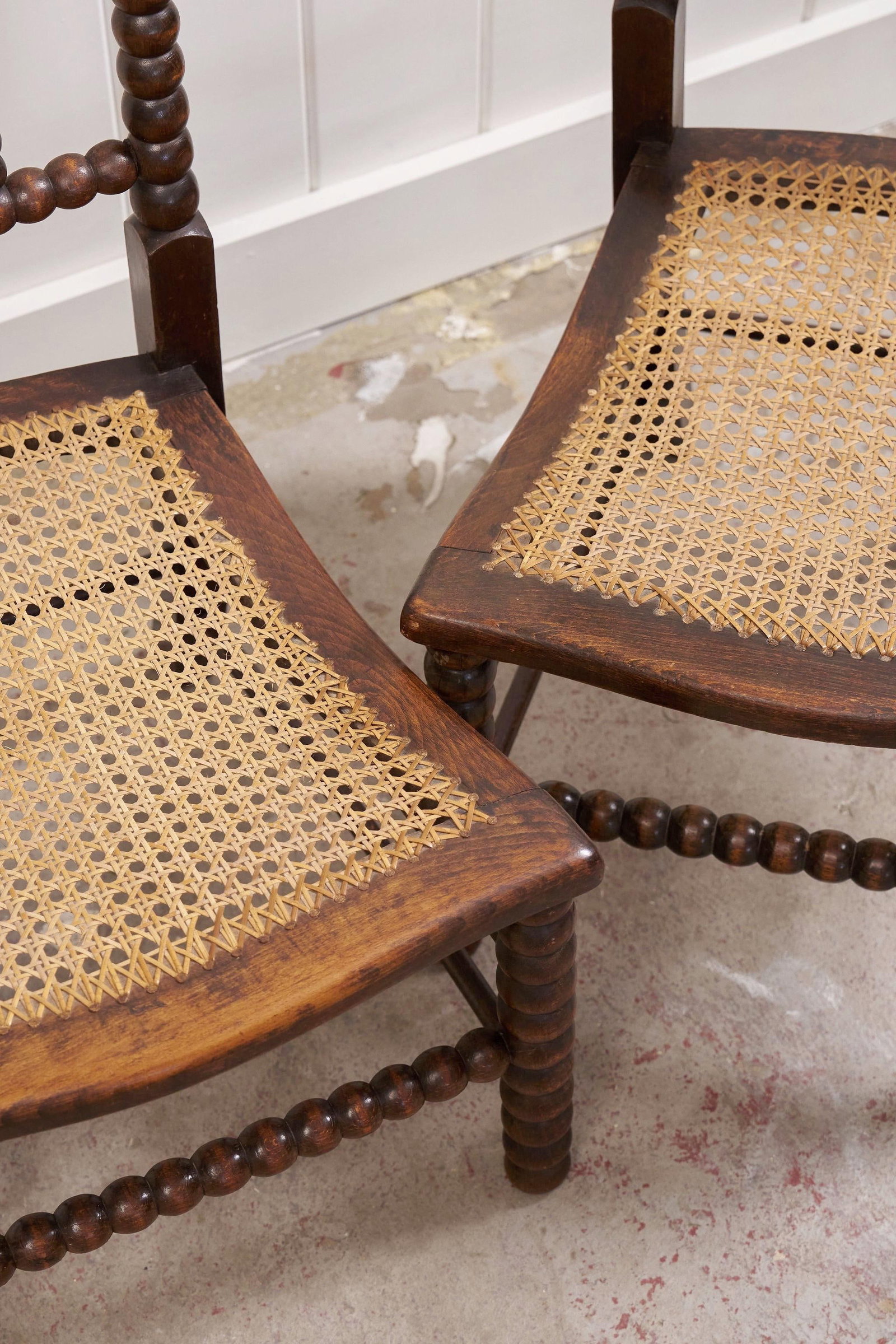 Late 19th Century Pair of Victorian Bobbin Turned Children Chairs - 3