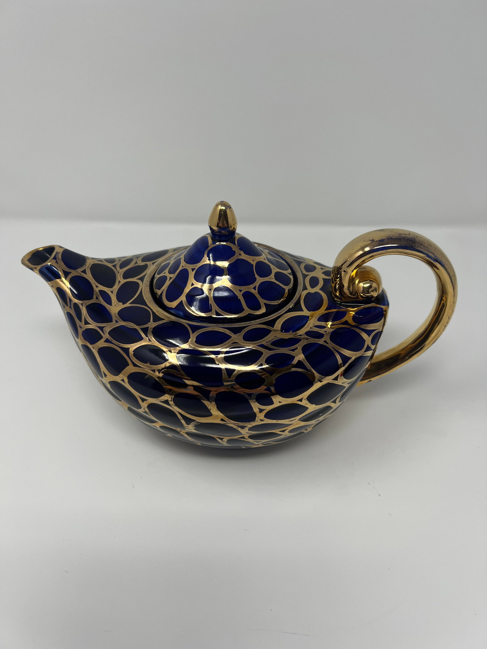 Vintage English "Aladdin" Cobalt Blue & Gilt Teapot, Mid-Century - 4