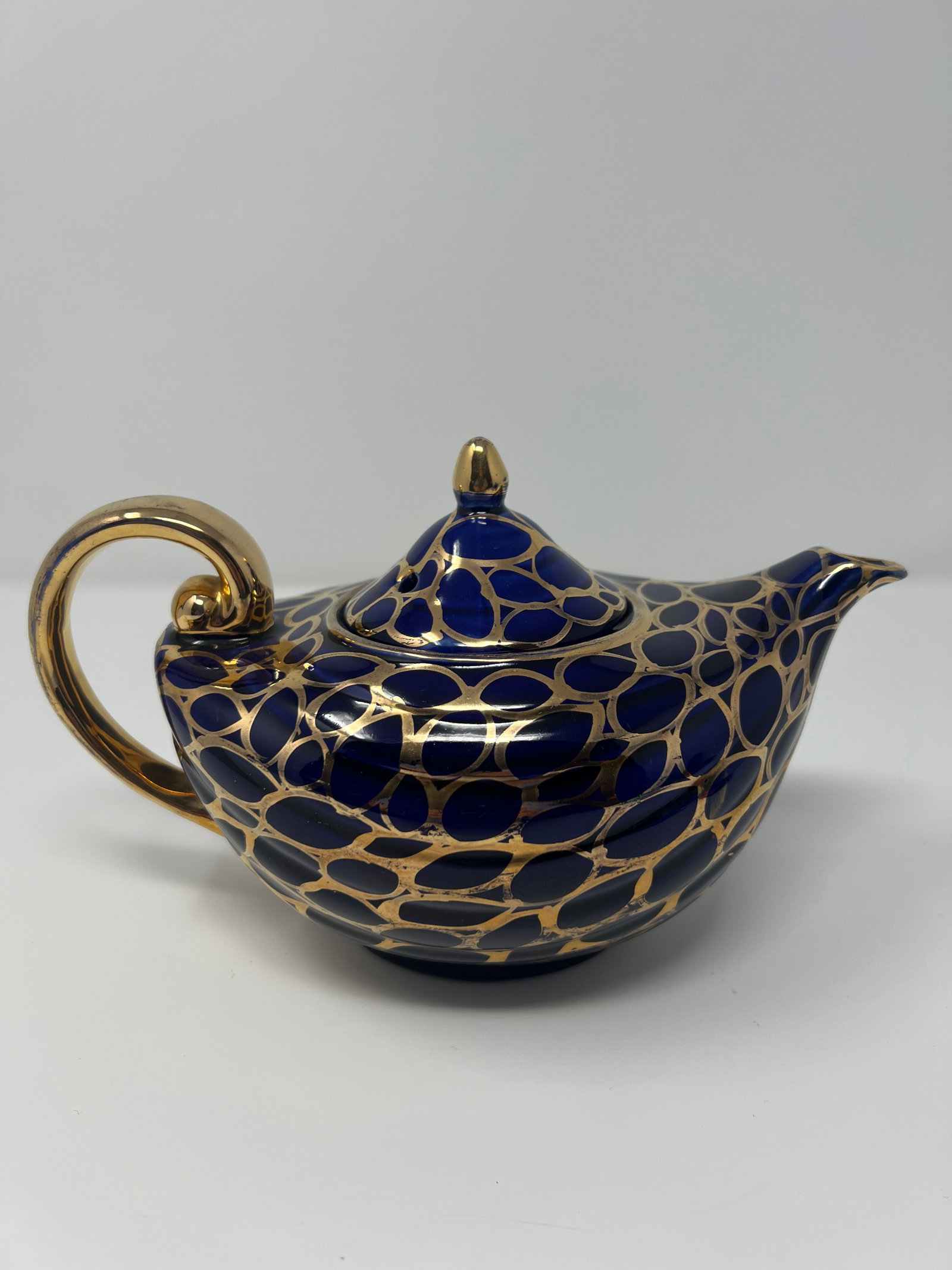 Vintage English "Aladdin" Cobalt Blue & Gilt Teapot, Mid-Century - 5