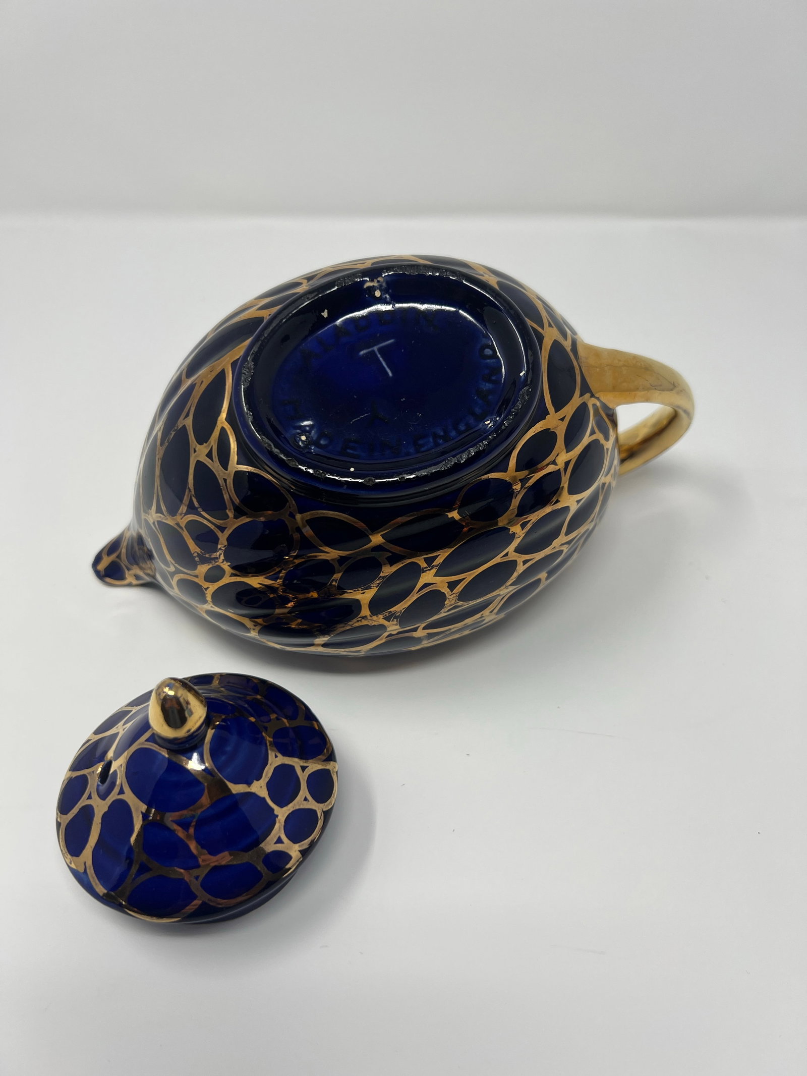 Vintage English "Aladdin" Cobalt Blue & Gilt Teapot, Mid-Century - 9