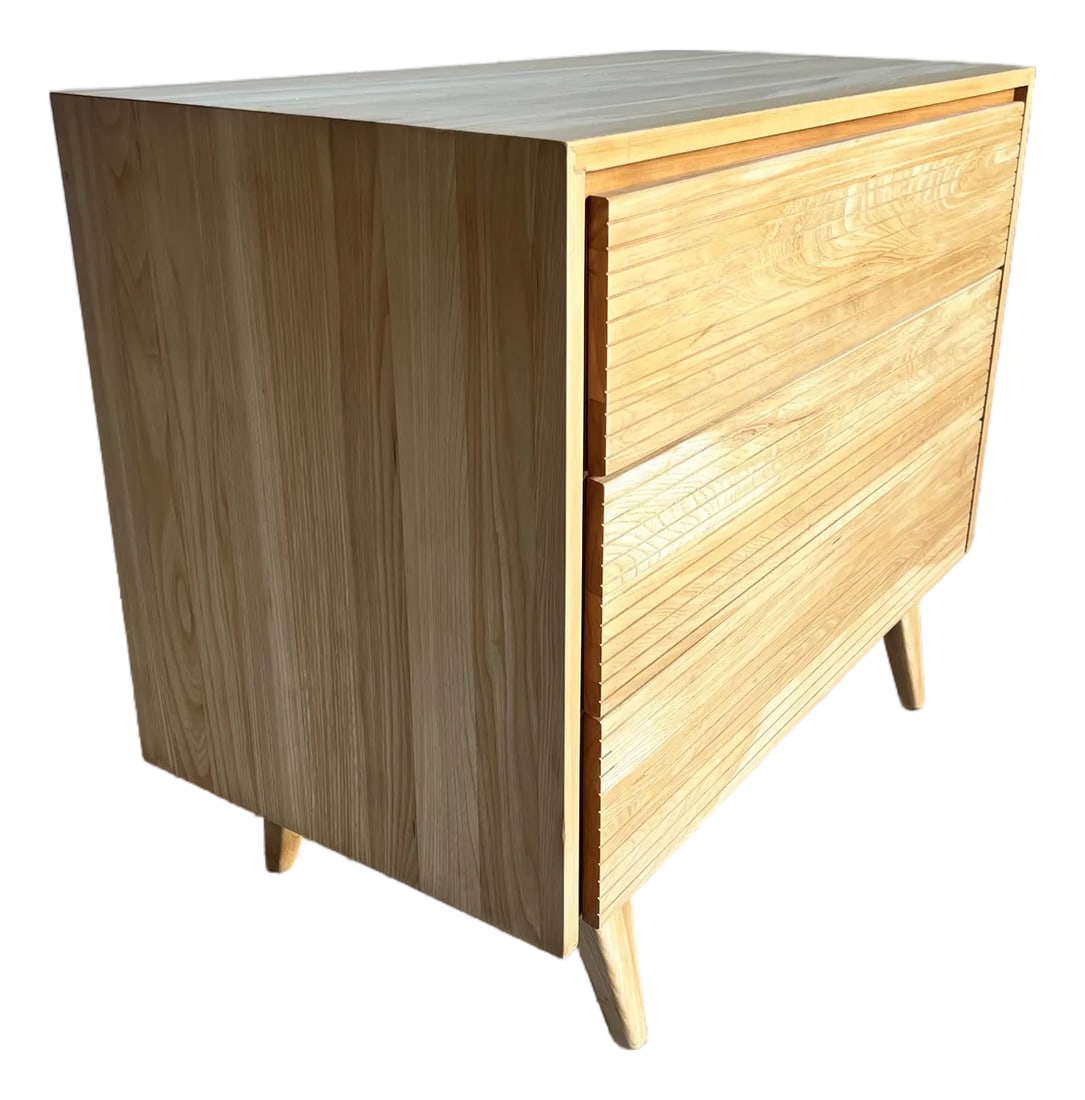 Newly Refinished Mid Century Blonde Chest of Drawers: Beautifully refinished vintage chest of drawers, featuring gorgeous wood grain, three etched drawers and tapered legs. In excellent vintage condition. Please refer to our other photos for the