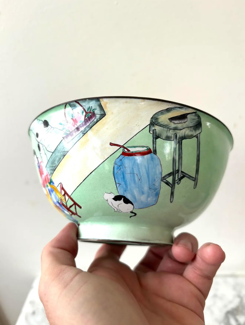 19th Century Chinese Enamel Canton Bowl - 4