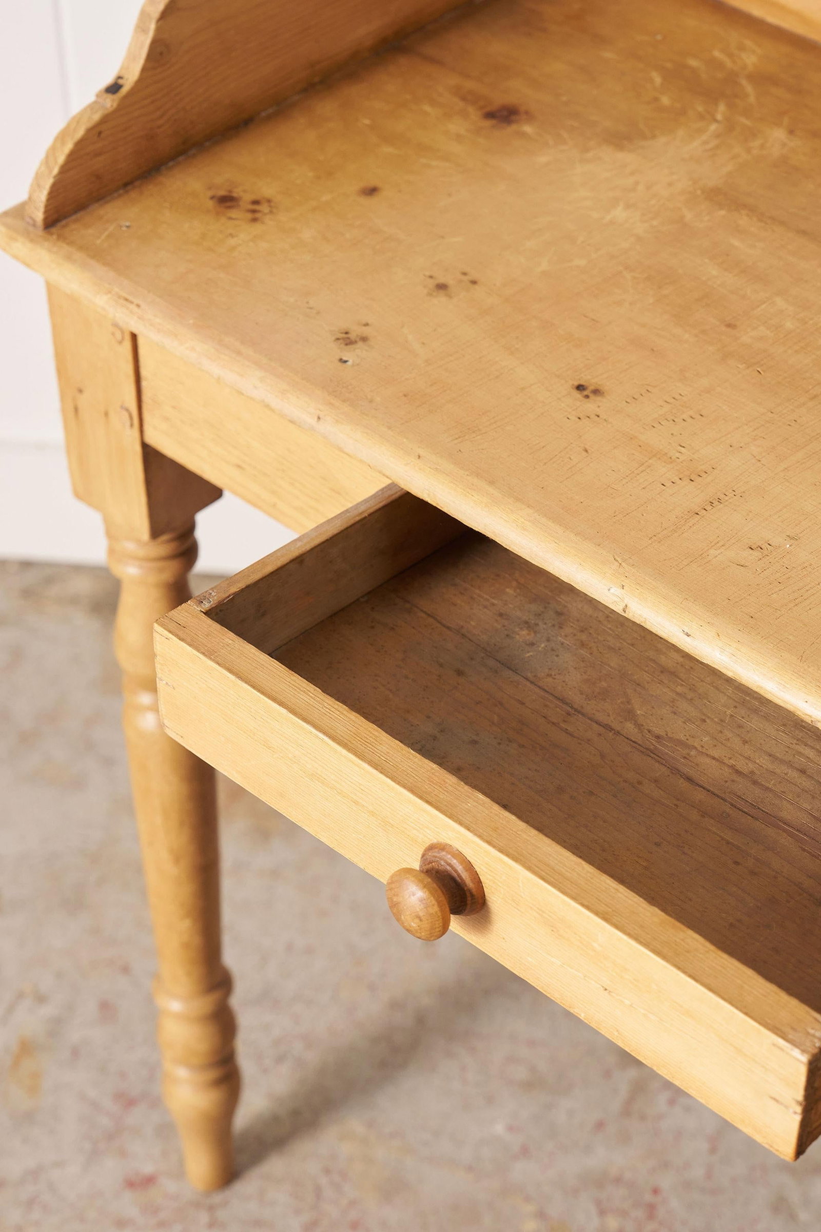 19th Century English Pine Wash Stand / Desk - 11