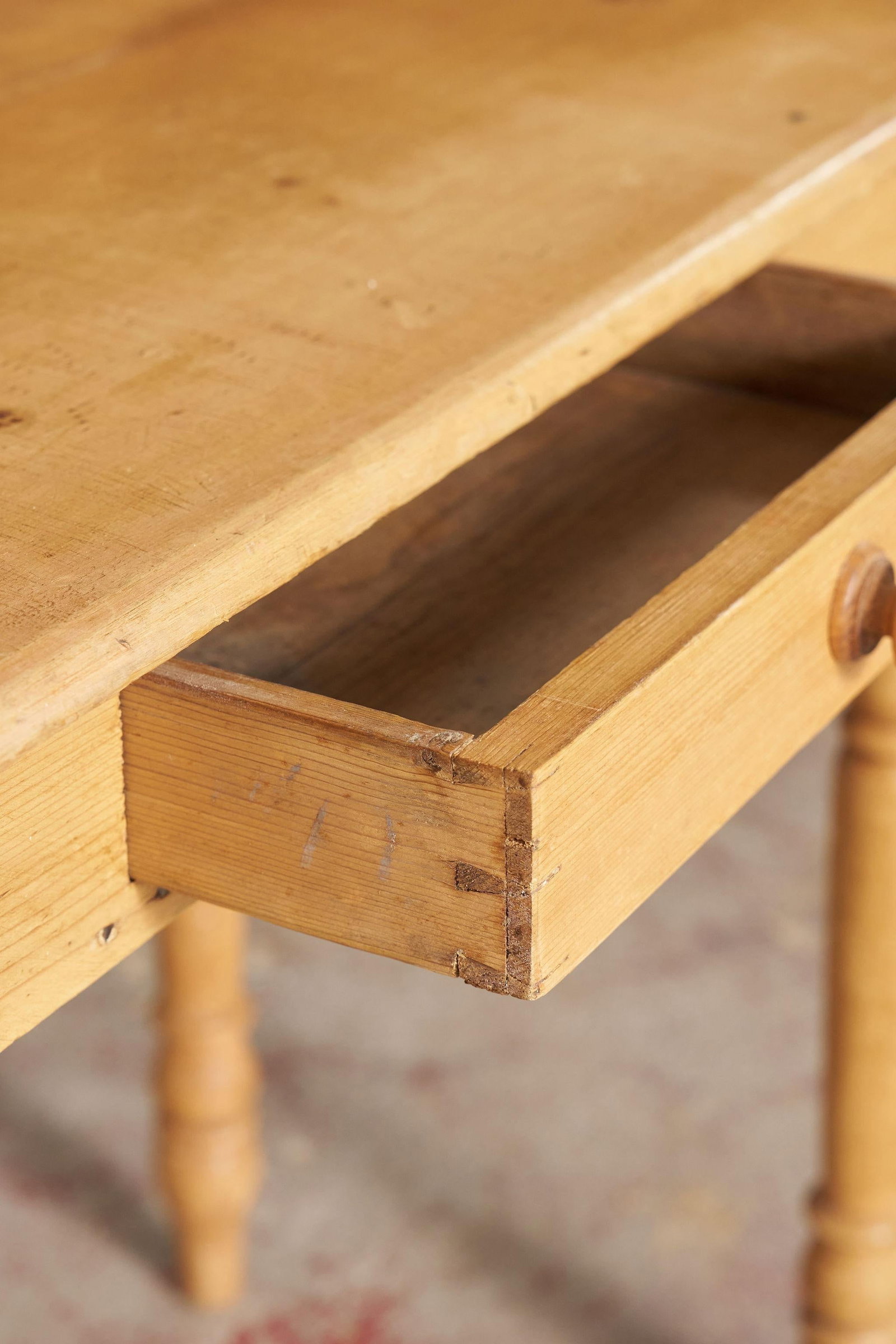 19th Century English Pine Wash Stand / Desk - 12