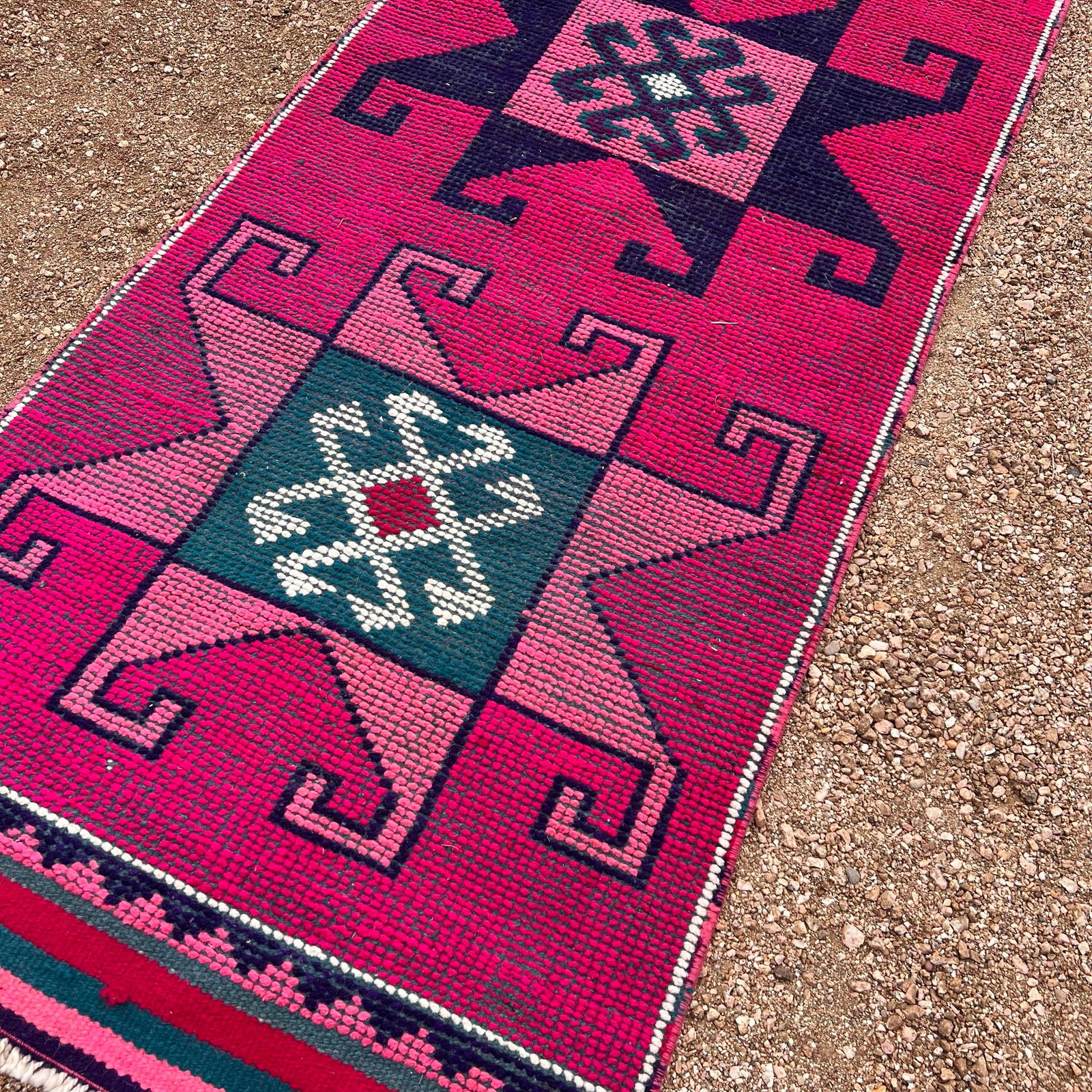 Vintage 1940s Herki Runner Rug, Handwoven, Hot Pink Geometric Pattern Wool Rug - 3