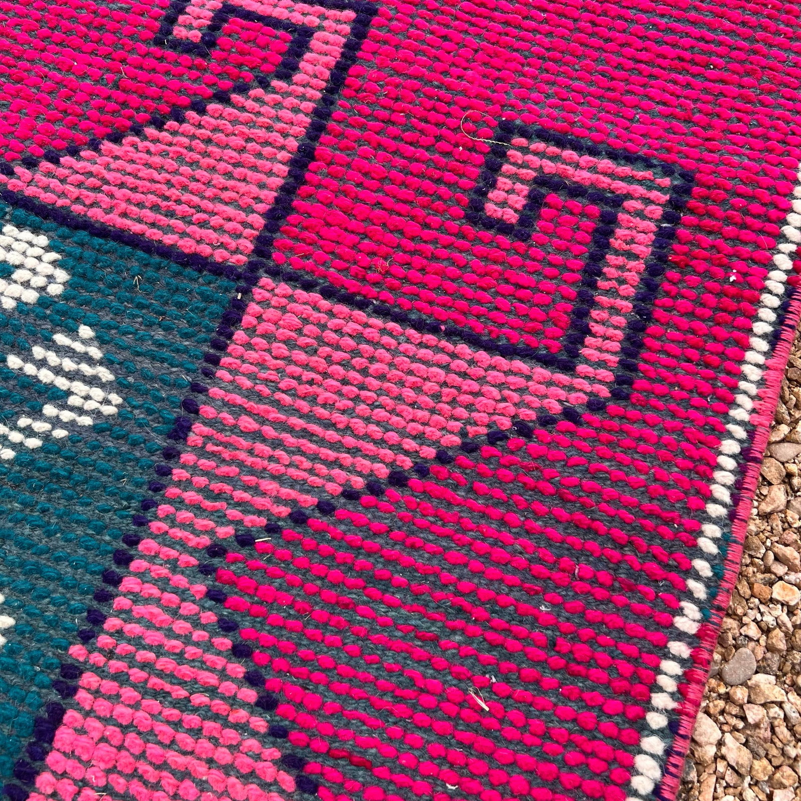 Vintage 1940s Herki Runner Rug, Handwoven, Hot Pink Geometric Pattern Wool Rug - 5
