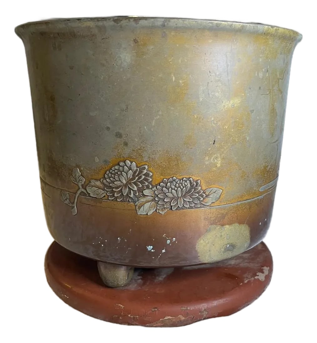 Large Antique Japanese Meiji Bronze Hibachi - Signed Artist Seal - Gump's SF 10x: An exceptional authentic Japanese bronze hibachi (planter/jardiniere) from the Meiji Period (18681912). This substantial 10" wide piece features exquisite high-relief "Raised Flower & Wave" casting,
