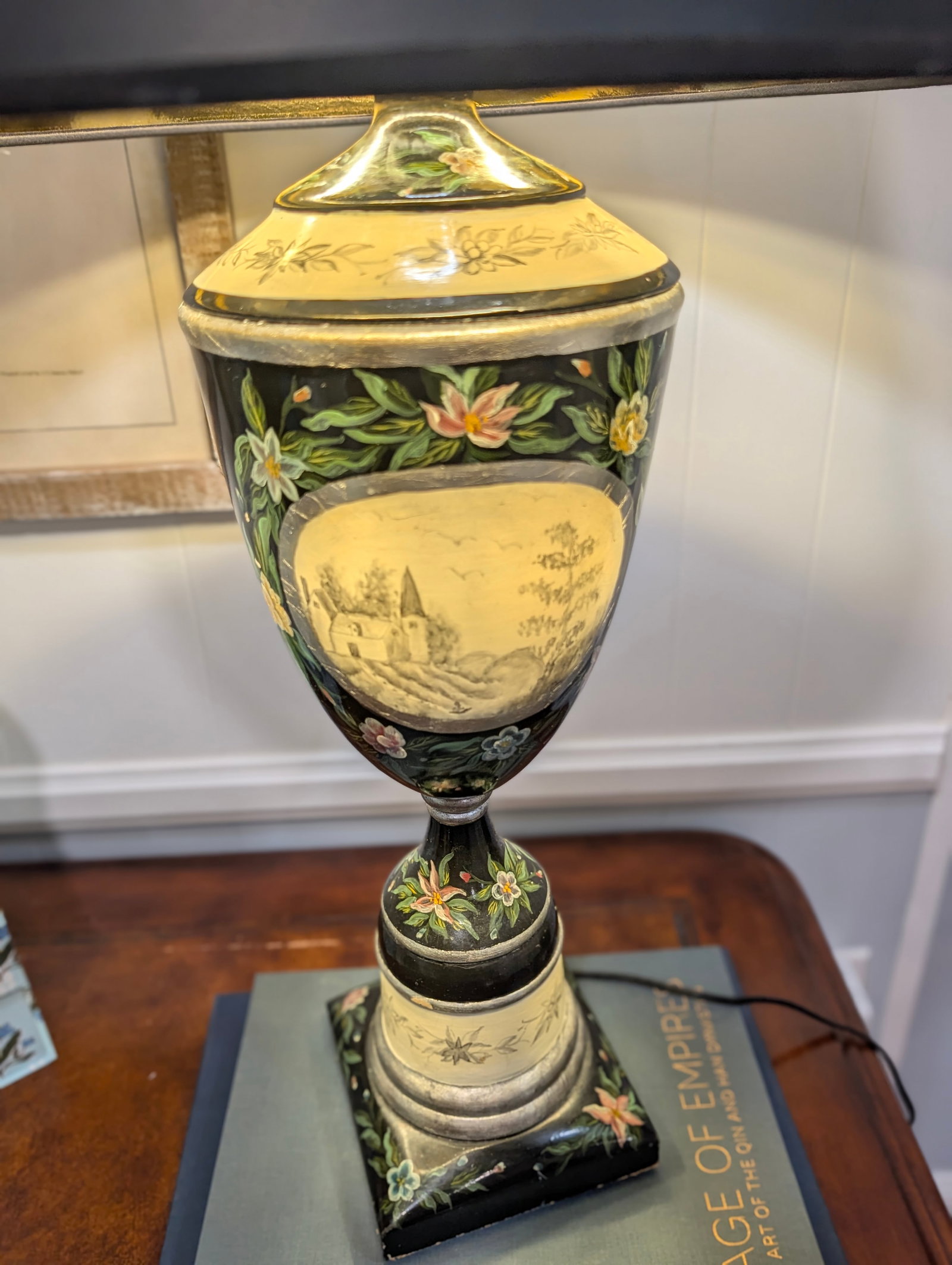 Large Vintage Hand-Painted Chinoiserie Black Lacquer Urn Table Lamp - 10