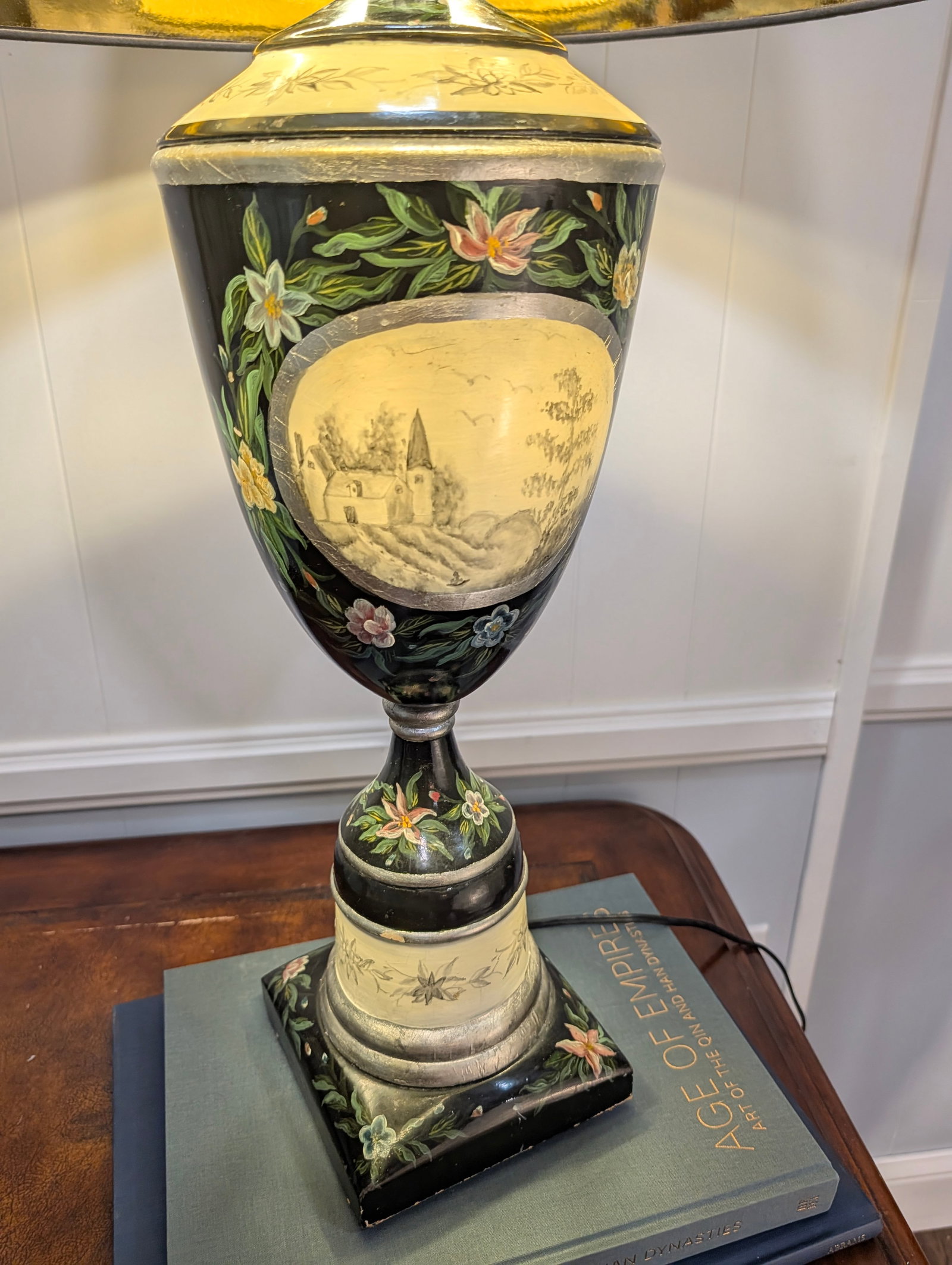 Large Vintage Hand-Painted Chinoiserie Black Lacquer Urn Table Lamp - 7