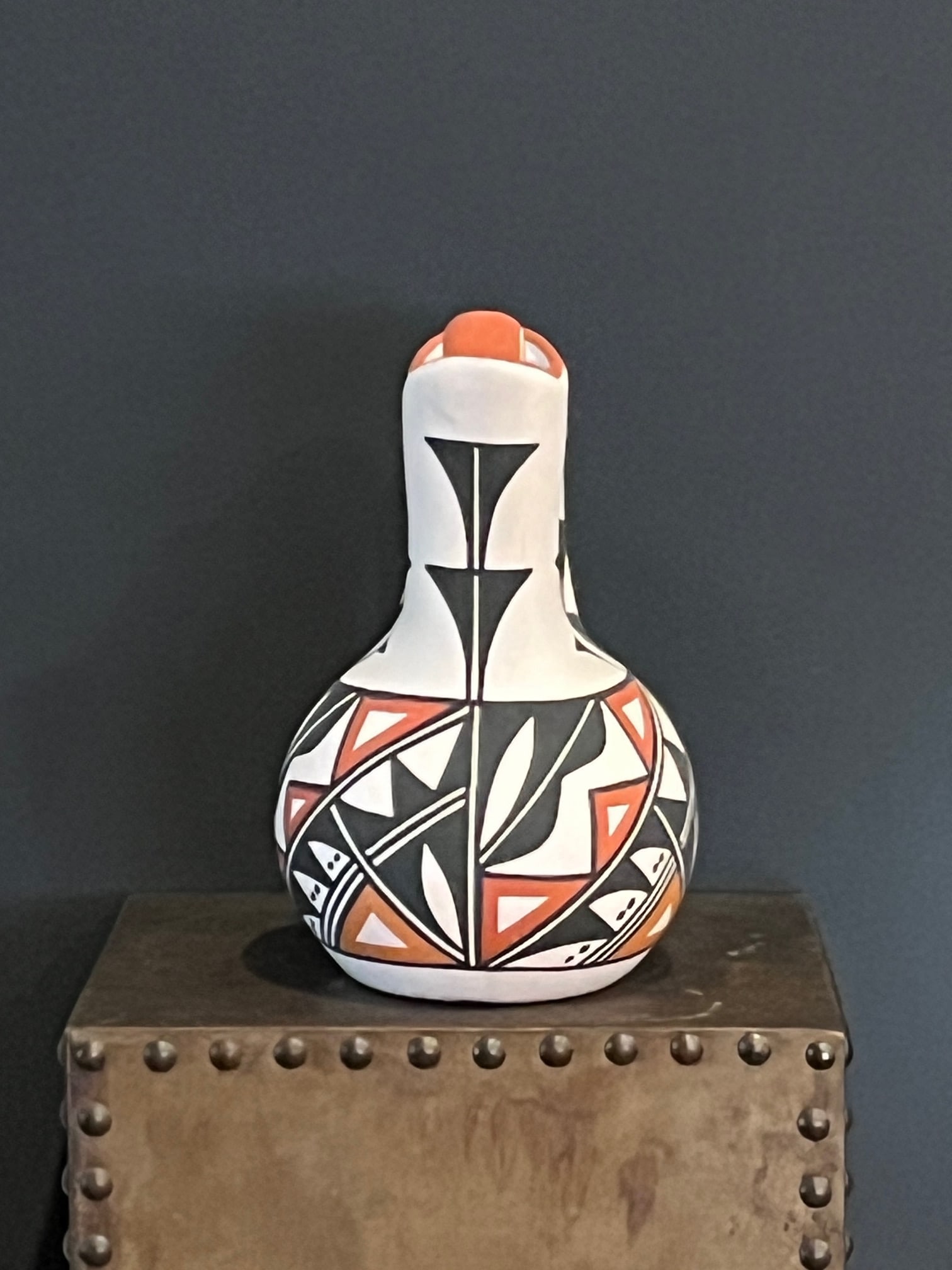 Late 20th Century Acoma Pueblo Fine Art Wedding Vase - Hand-Painted Polychrome Pottery 8"x 6" - 5