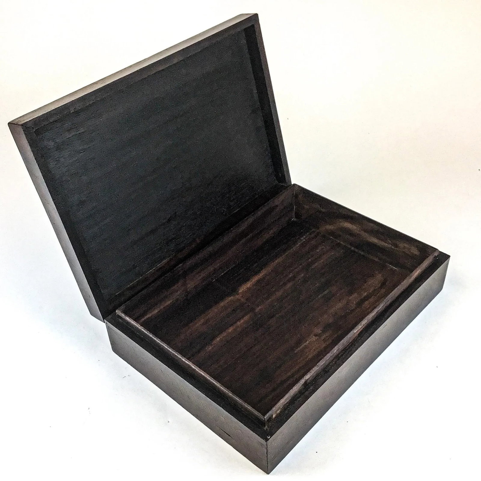 Vintage Large Mahogany Brass Inlaid Treasure Jewelry Box - 2