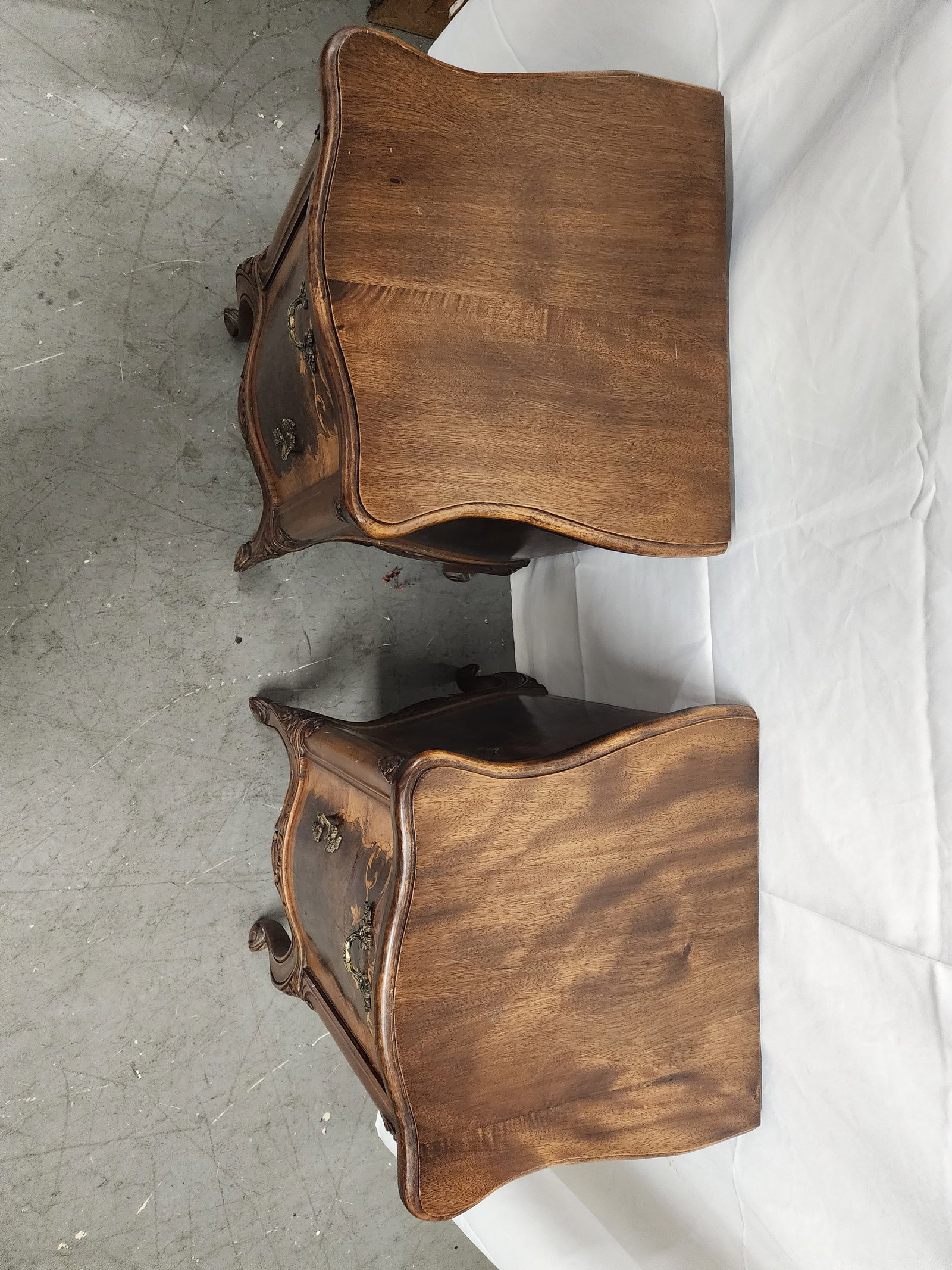 1940s Pair of Beautiful Inlay Rococo Nightstands - 7