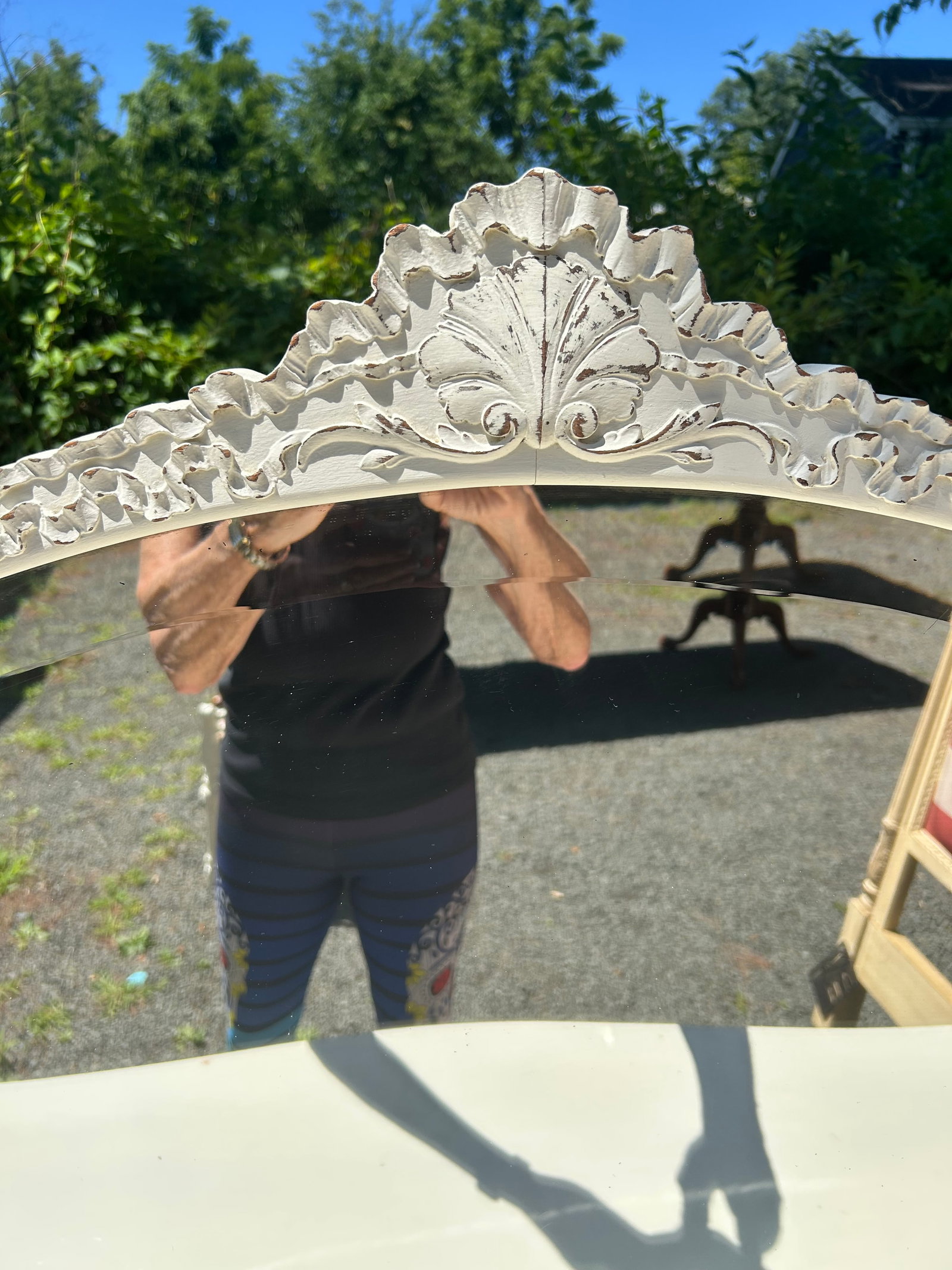 Charming White Painted Wood Vanity With Oval Mirror - 4