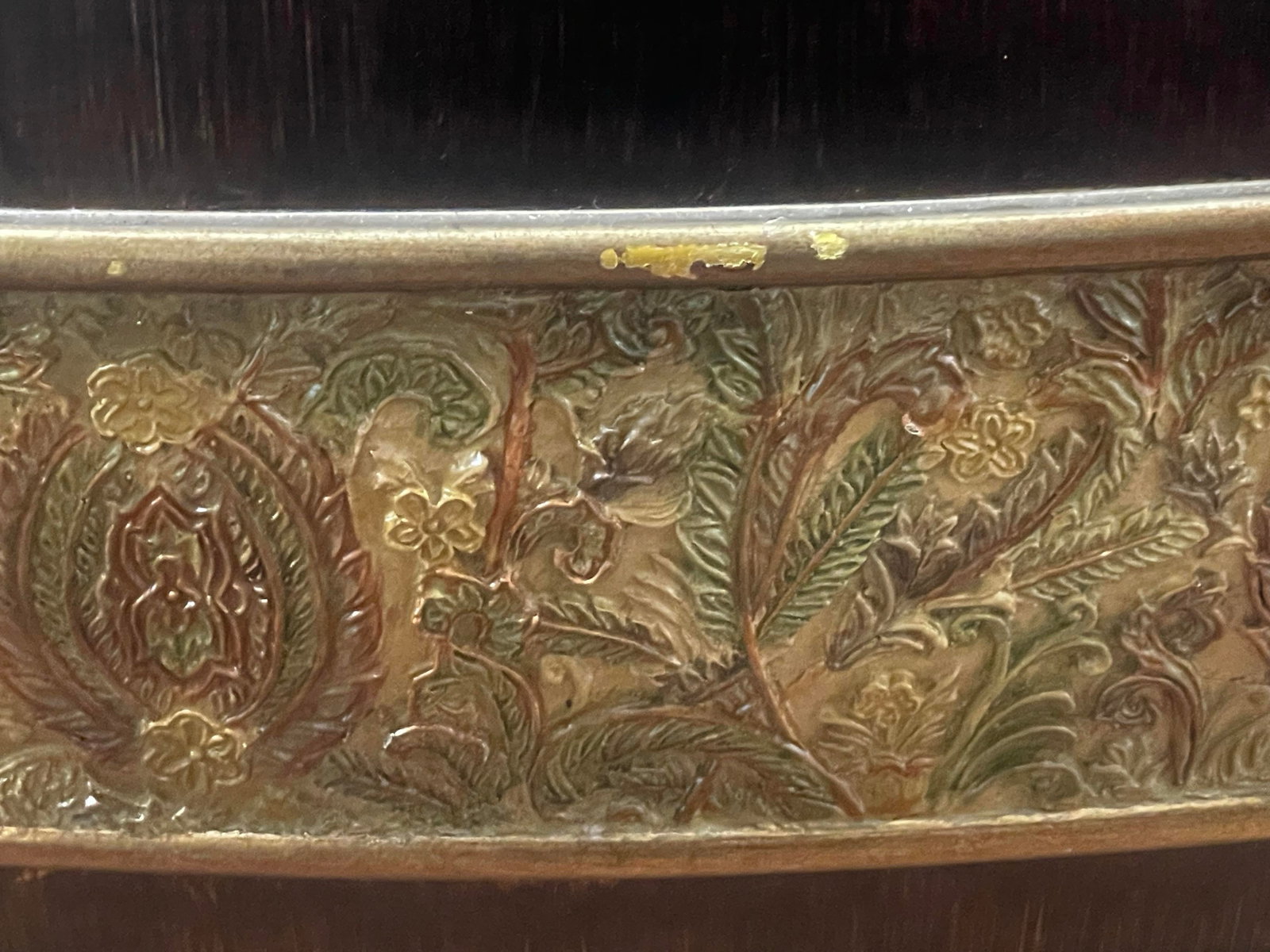 Late 20th Century Bombe Chest With Embossed Floral Panels, Gold Detail - Hollywood Regency Style - 10
