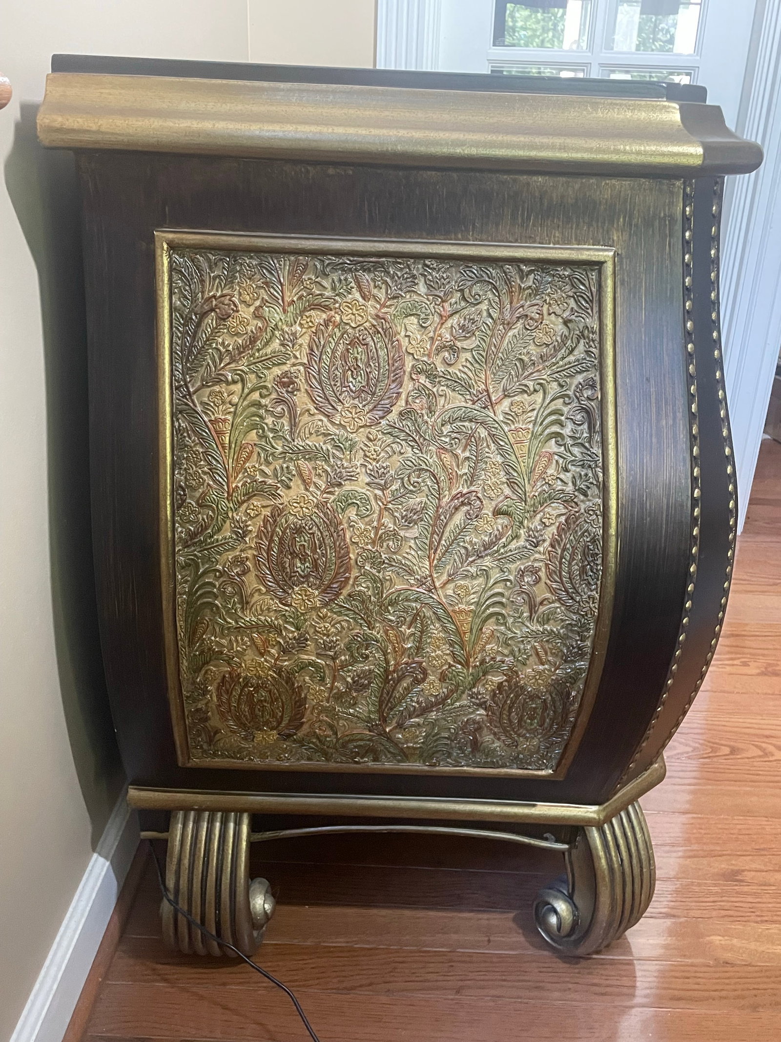 Late 20th Century Bombe Chest With Embossed Floral Panels, Gold Detail - Hollywood Regency Style - 3