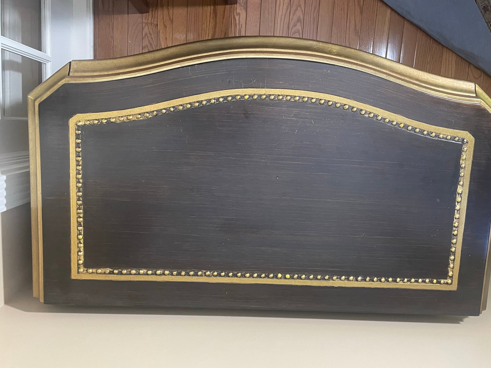 Late 20th Century Bombe Chest With Embossed Floral Panels, Gold Detail - Hollywood Regency Style - 6