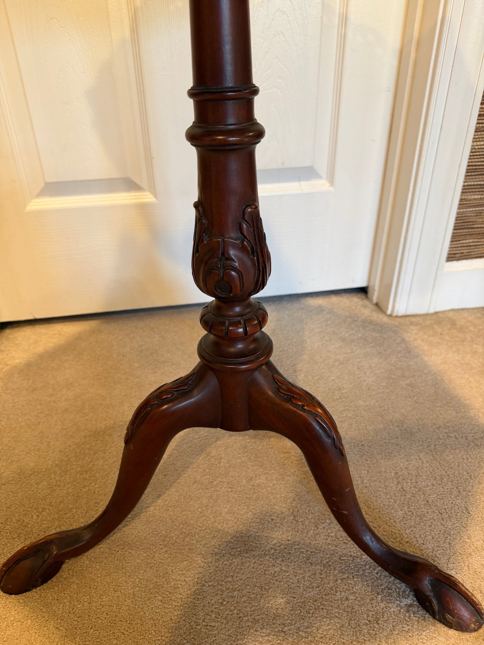 Vintage Chippendale Mahogany Octagonal Tea Table | Louis E. Rose Fine Furniture, Newark Nj - 4