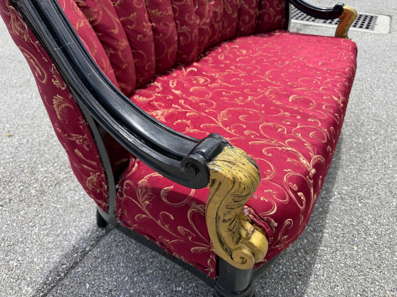 1930s Lovely Louis XVI Gold & Red Satin Walnut Victorian Sofa Settee - 10