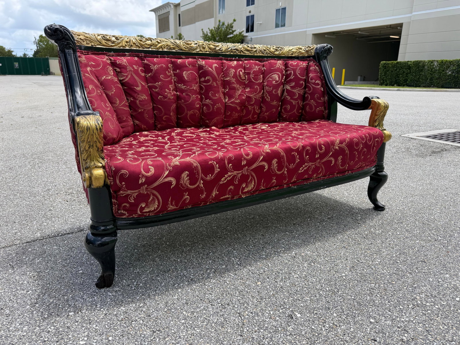 1930s Lovely Louis XVI Gold & Red Satin Walnut Victorian Sofa Settee - 11