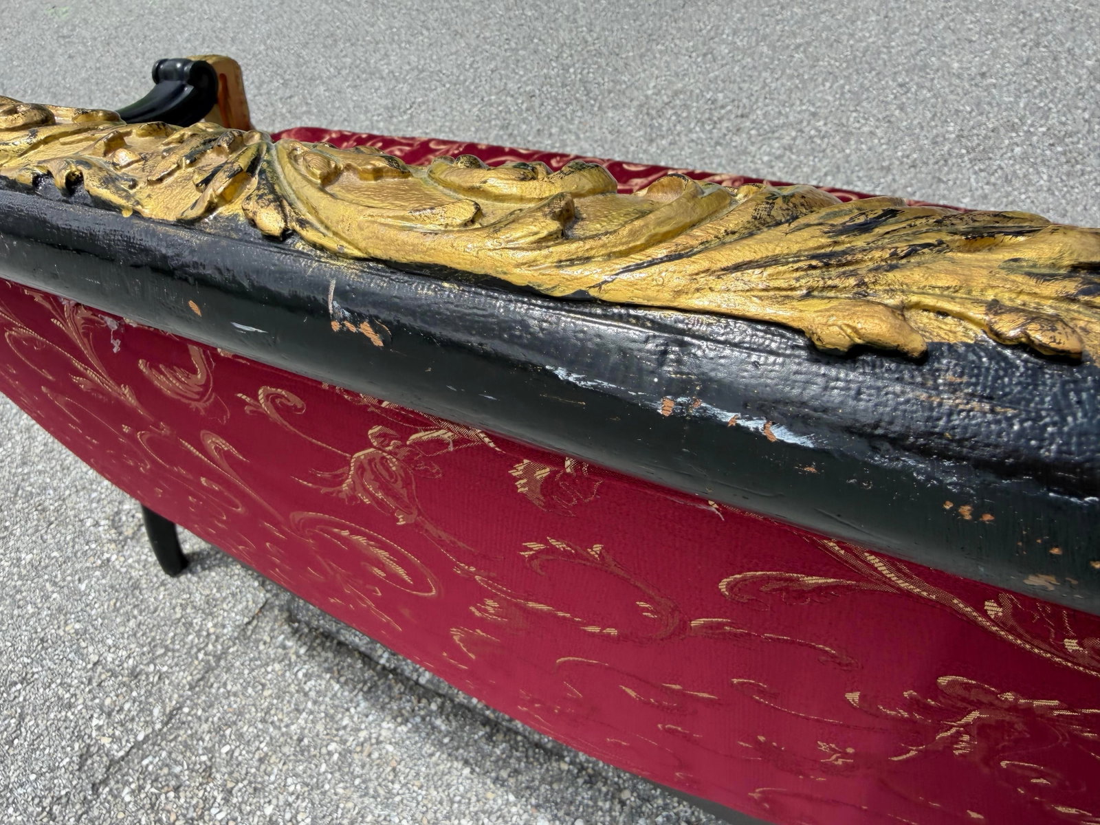 1930s Lovely Louis XVI Gold & Red Satin Walnut Victorian Sofa Settee - 4