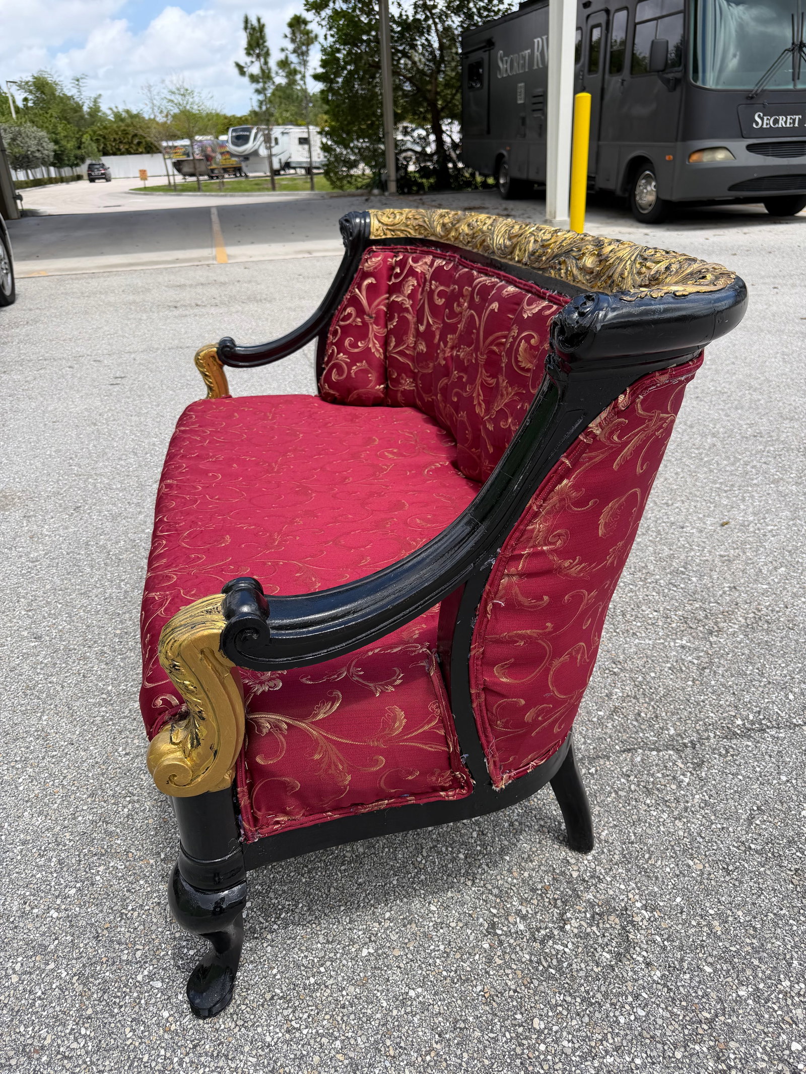 1930s Lovely Louis XVI Gold & Red Satin Walnut Victorian Sofa Settee - 6
