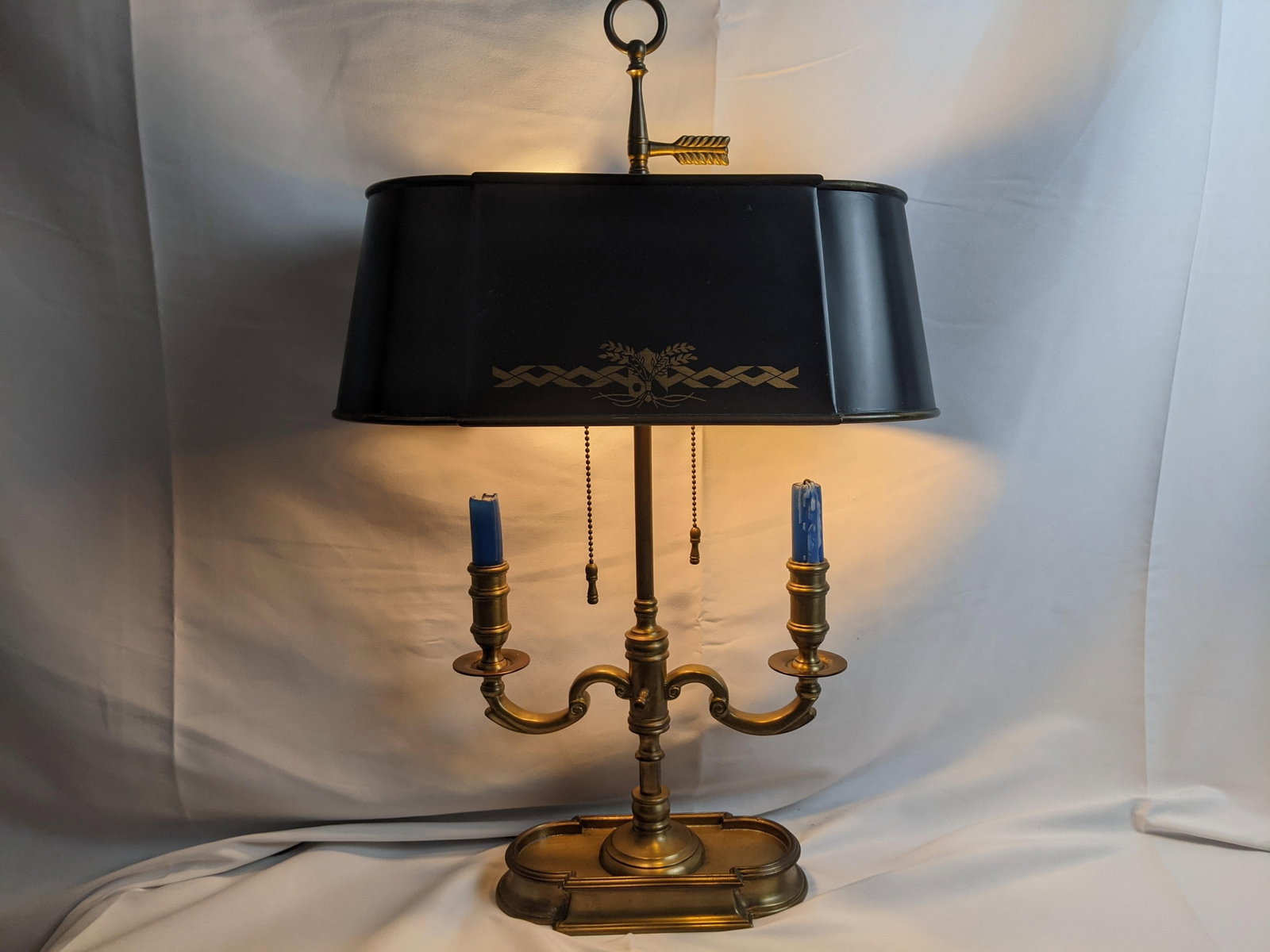 Wildwood Vintage Brass Bouillotte Style Two-Light Table Lamp With Black Tole Shade and Gilt Decorati - 11