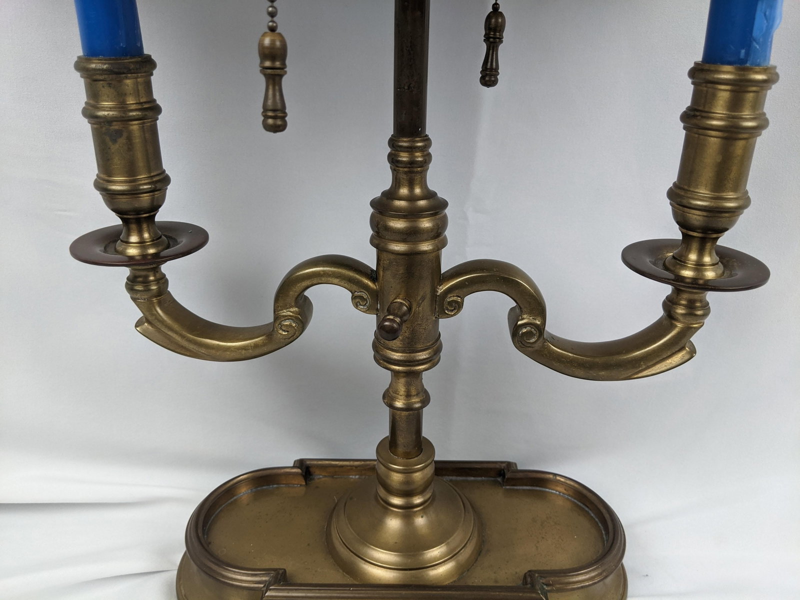 Wildwood Vintage Brass Bouillotte Style Two-Light Table Lamp With Black Tole Shade and Gilt Decorati - 4