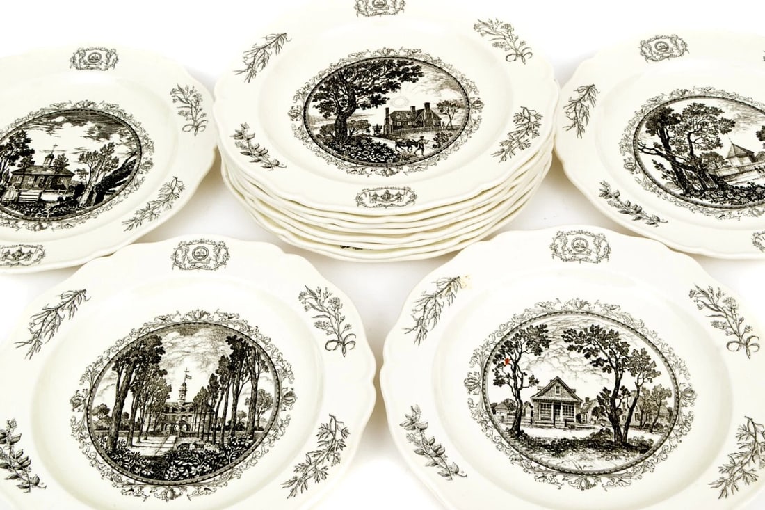 Mid 20th Century English Wedgwood Williamsburg Restoration Transferware Plates, Set of 12 - 10