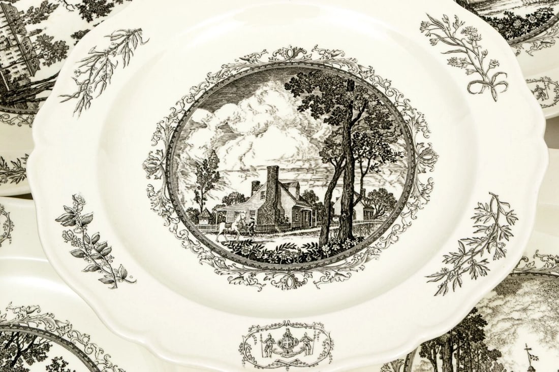 Mid 20th Century English Wedgwood Williamsburg Restoration Transferware Plates, Set of 12 - 5