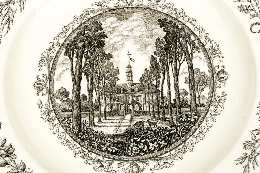 Mid 20th Century English Wedgwood Williamsburg Restoration Transferware Plates, Set of 12 - 7