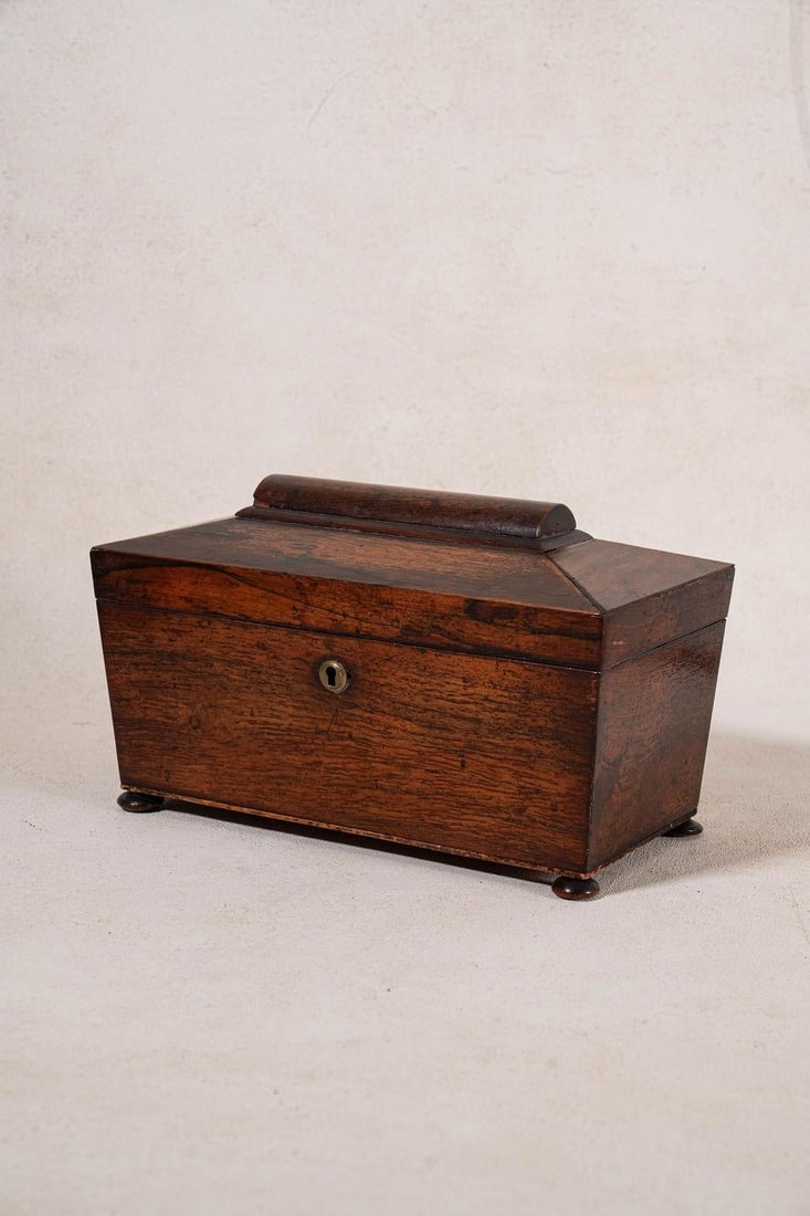 William IV Rosewood Tea Caddy With Original Fittings on Bun Feet (C. 1835) - 2