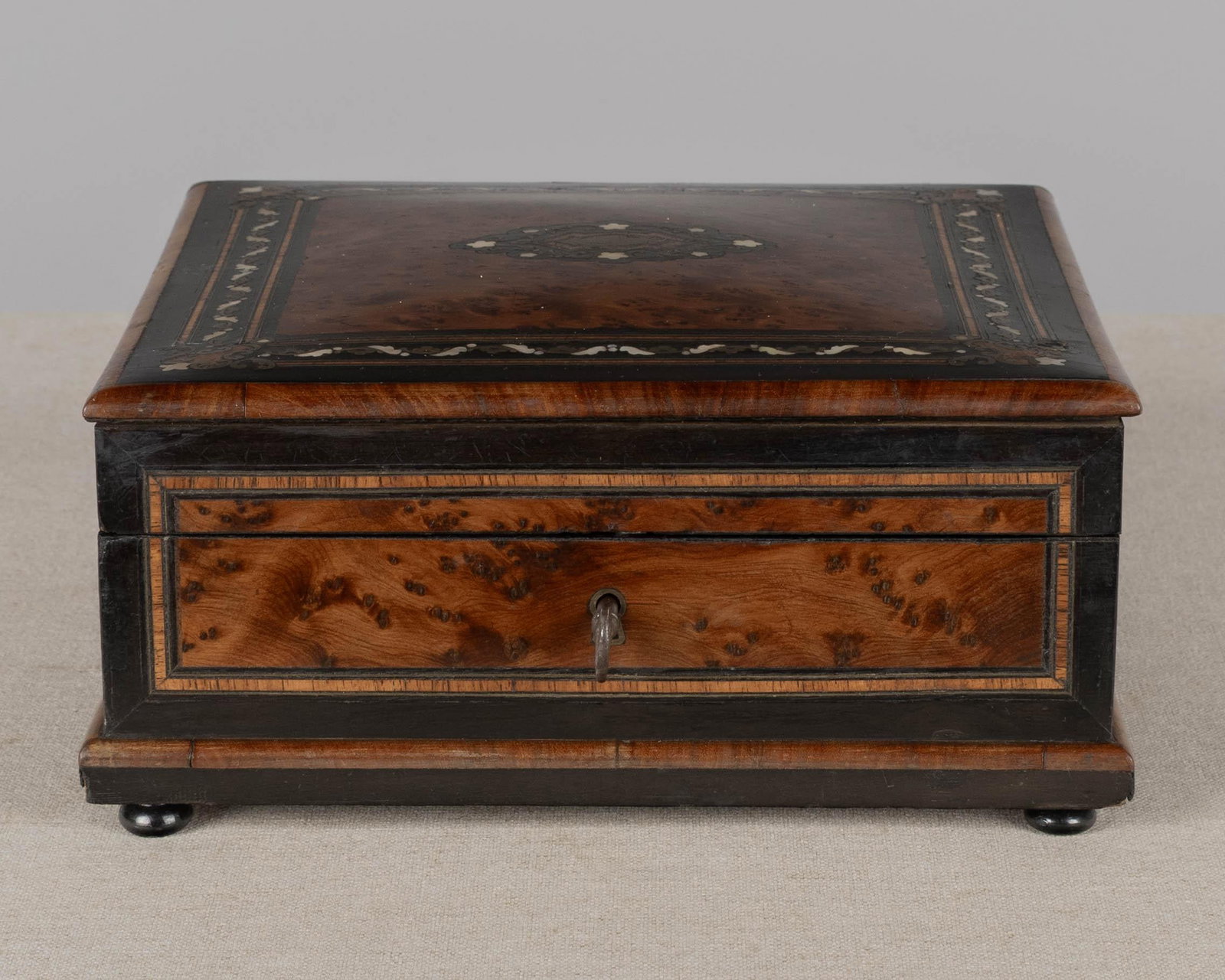 19th Century Napoleon III Marquetry Box, Mother of Pearl Inlay - 4