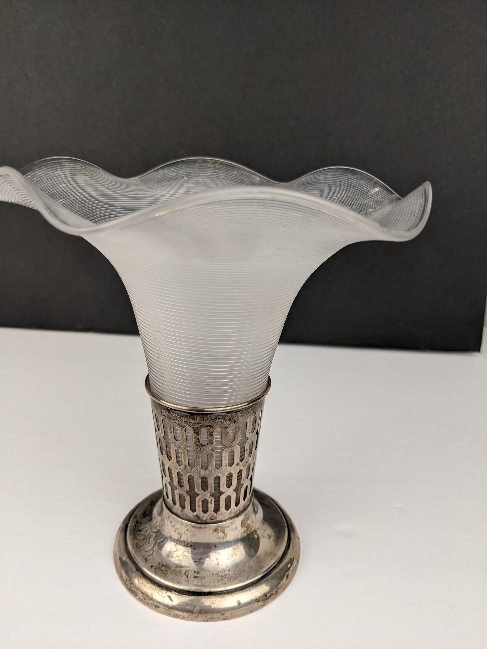 Vintage Sterling Silver Vase With Frosted Ribbed Art Glass Trumpet Insert, Art Deco Style - 10